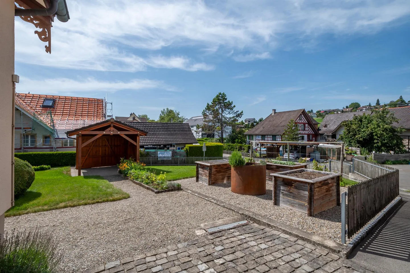 Incantevole casa unifamiliare con bel giardino - Foto 6 di 18