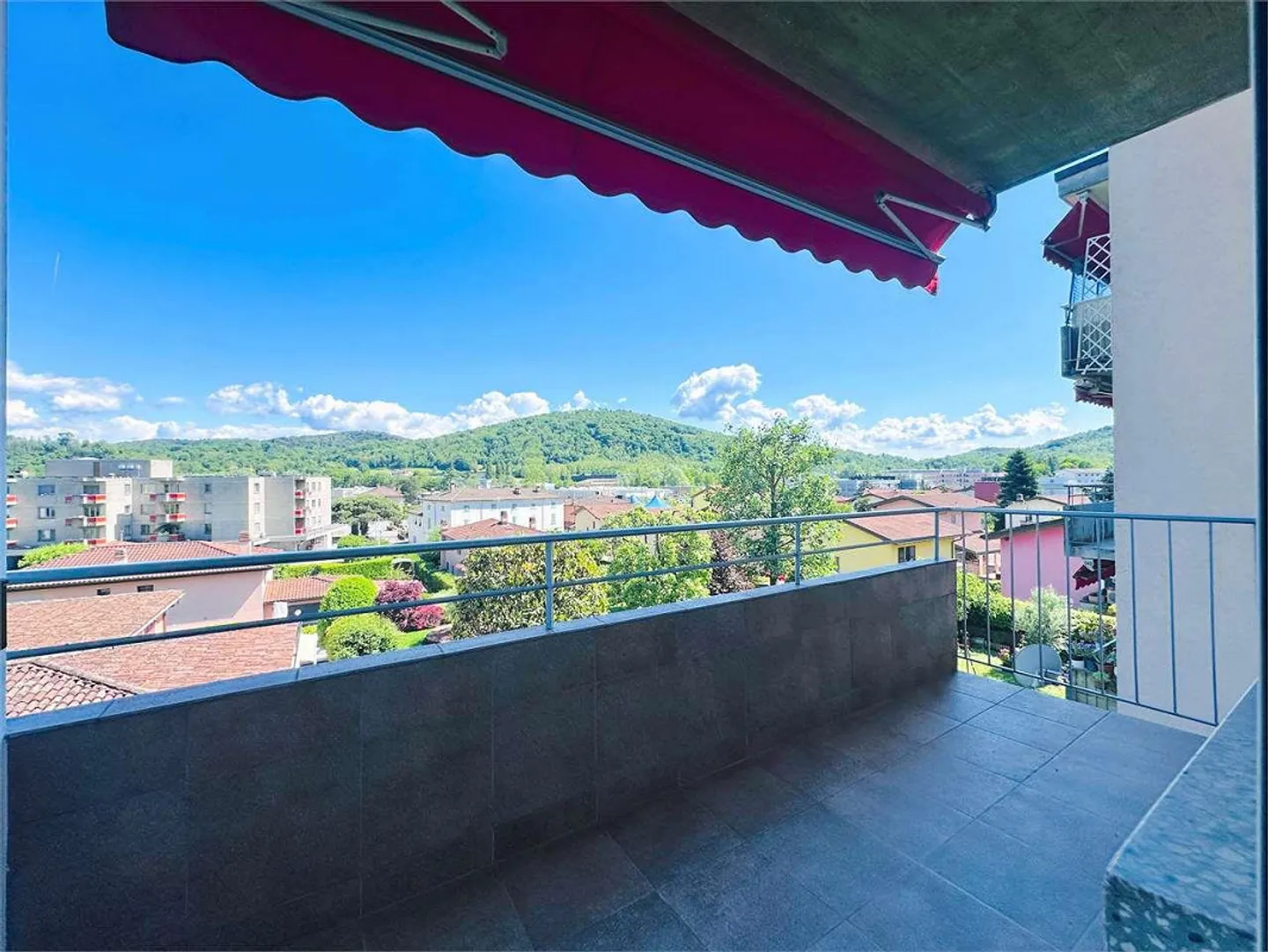 Appartement spacieux de 3,5 pièces à Stabio RÉNOVÉ - Photo 5 sur 13