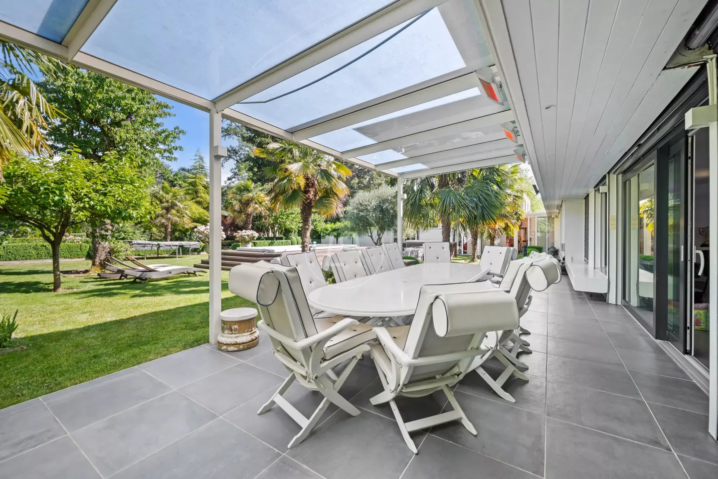 Superb contemporary property in a quiet area, in Thônex - Photo 15 of 16
