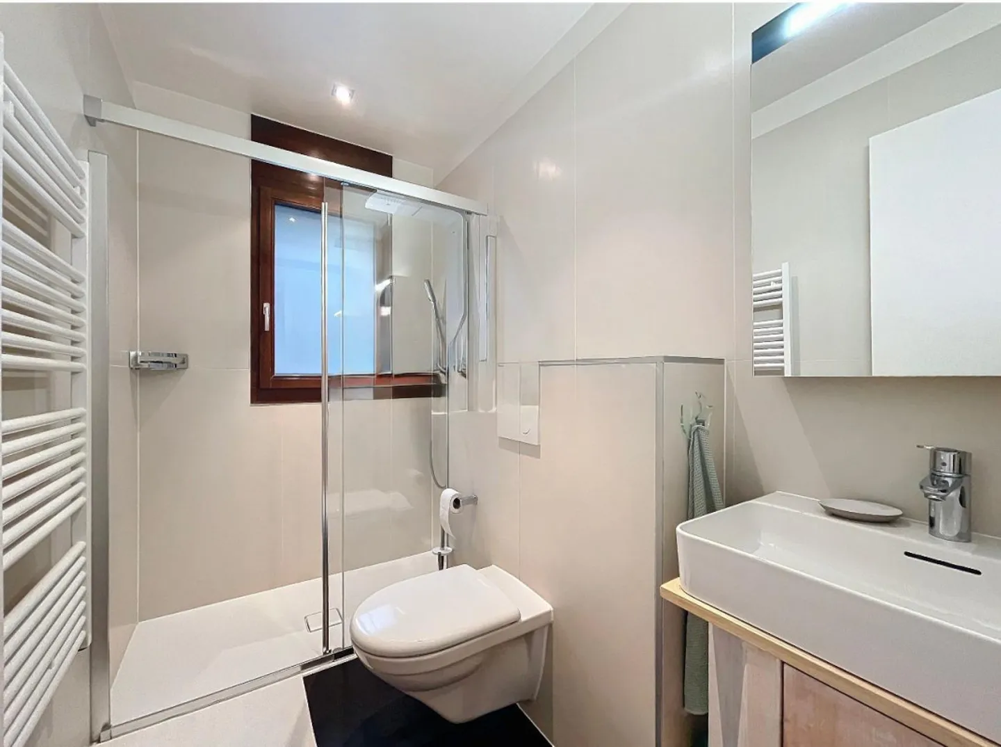 3.5 Room Apartment - Photo 4 of 9