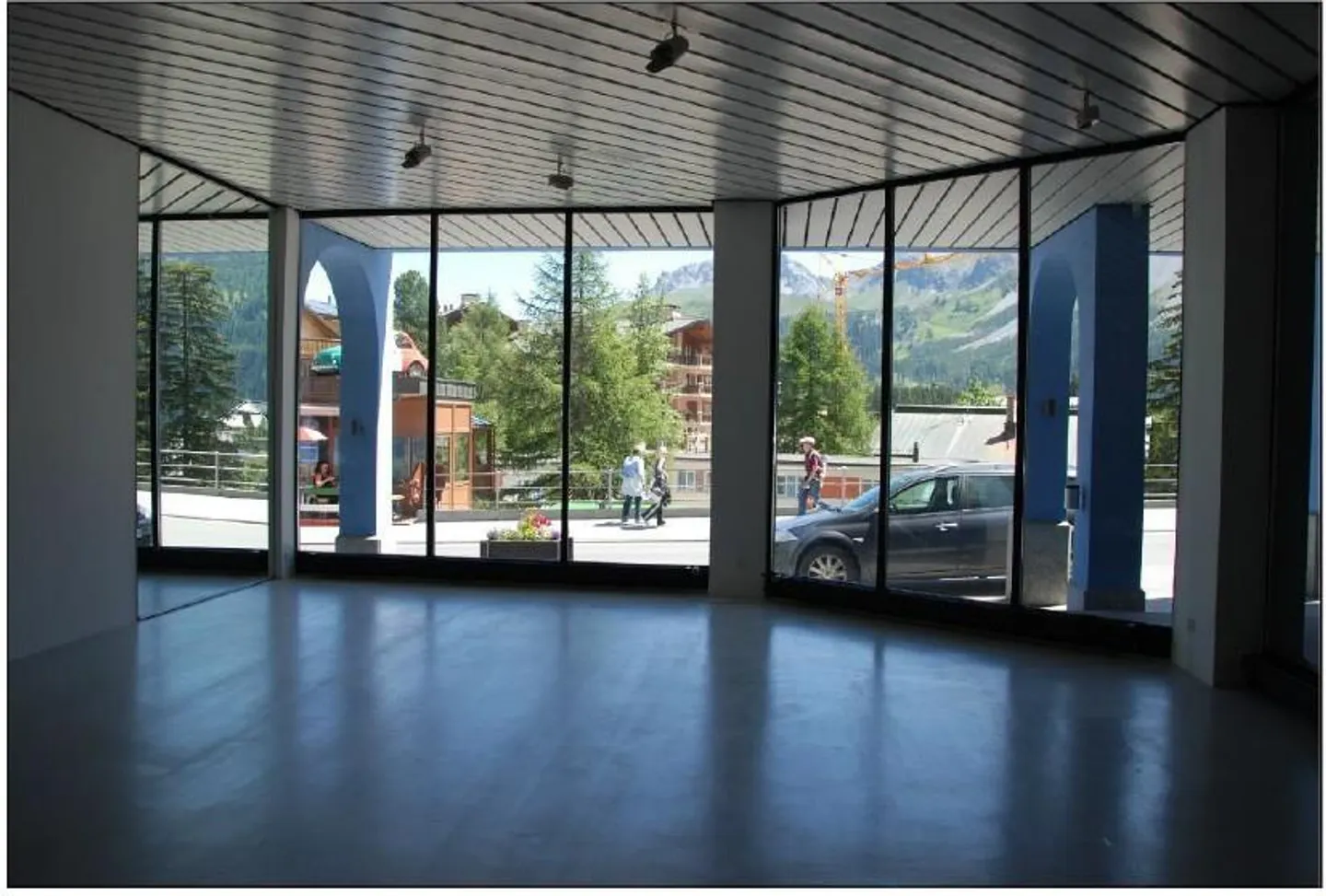 Prime Commercial Space in Arosa - Photo 2 of 8