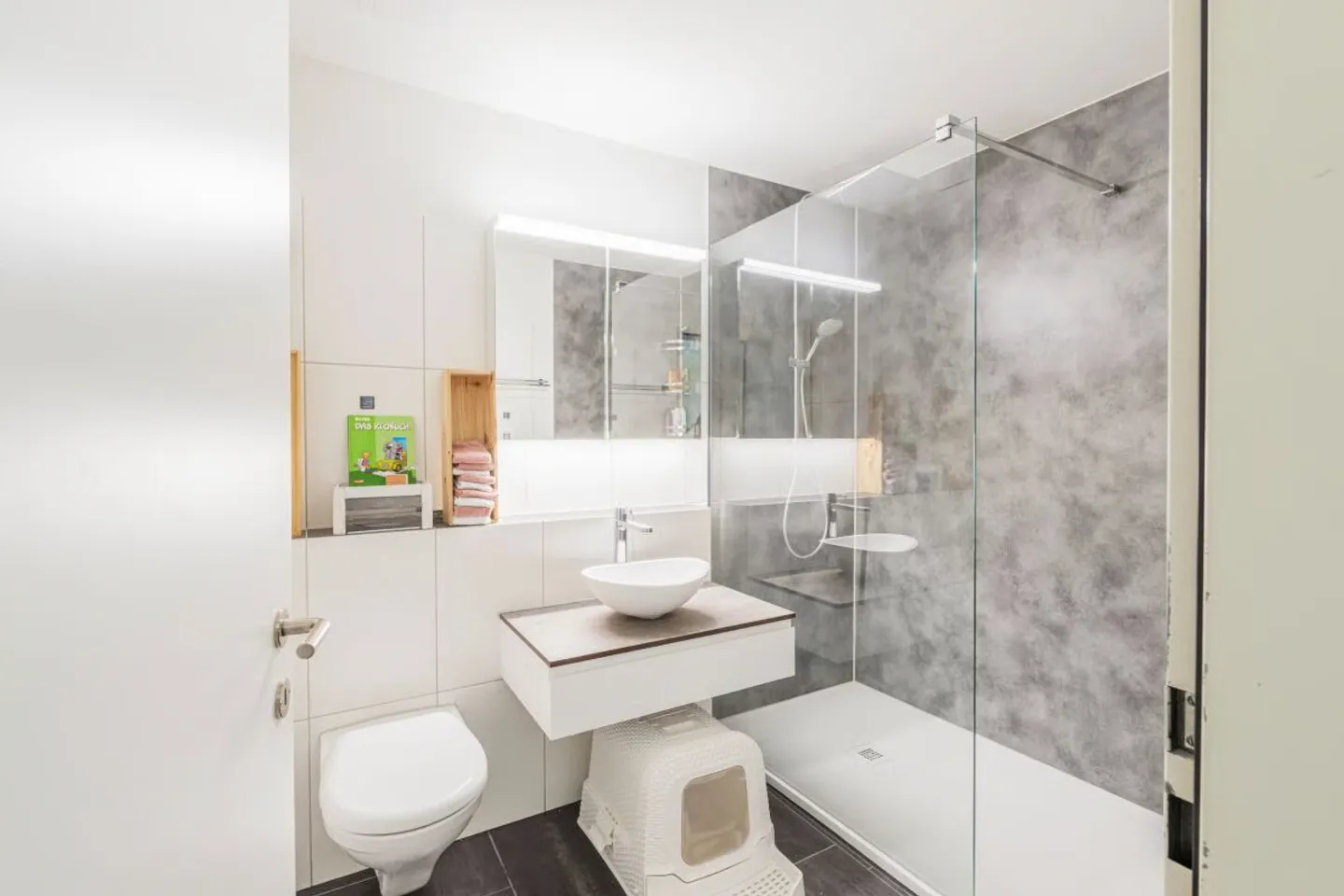 Vivere moderno sopra i tetti di Hinwil - Foto 6 di 8