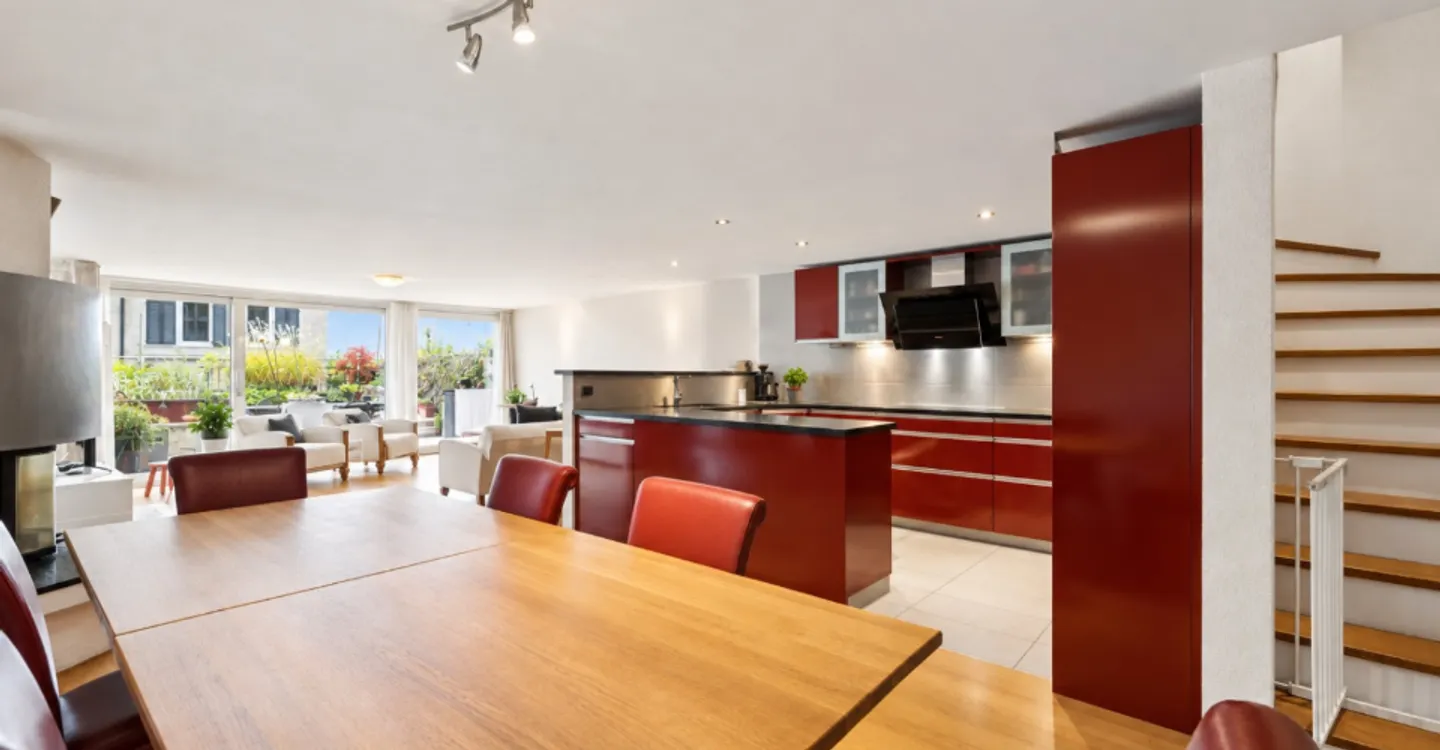 Superbe duplex de 5,5 pièces avec terrasse à deux pas du lac - Foto 3 von 6