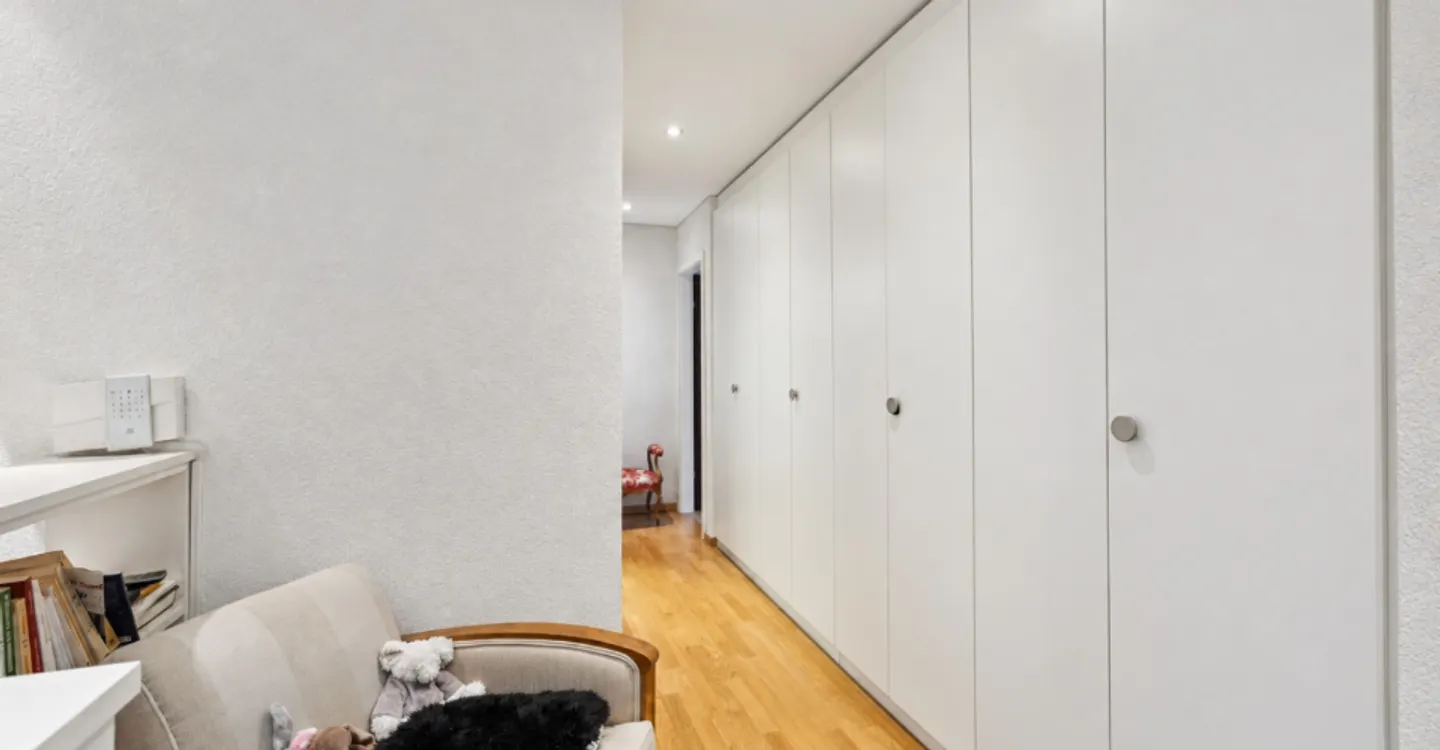 Superbe duplex de 5,5 pièces avec terrasse à deux pas du lac - Foto 5 von 6