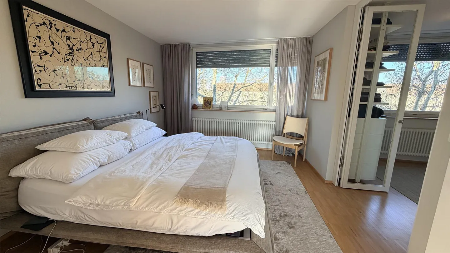 Designer Apartment with Terrace - Photo 2 of 9