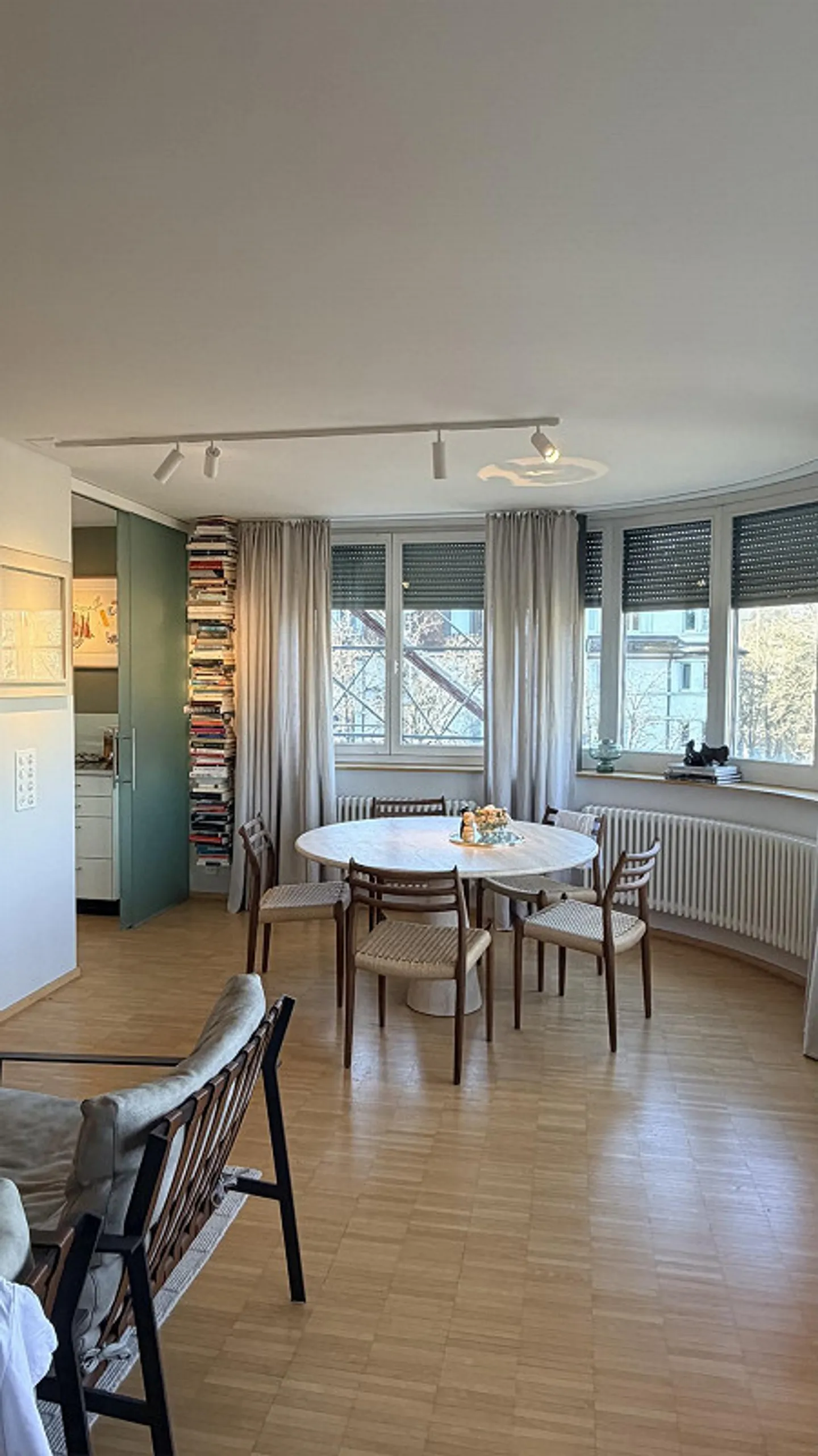 Designer Apartment with Terrace - Photo 5 of 9