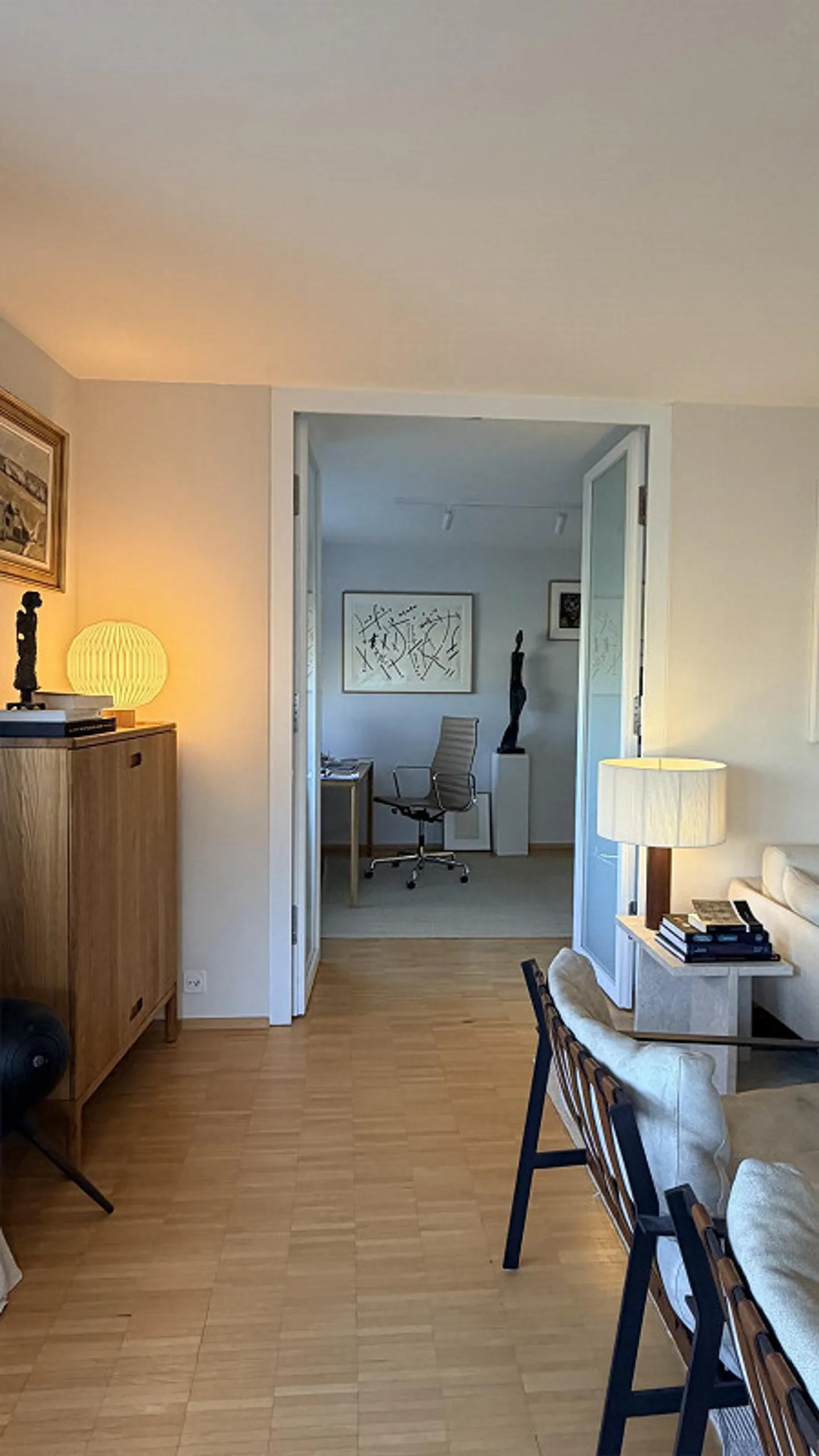 Designer Apartment with Terrace - Photo 6 of 9