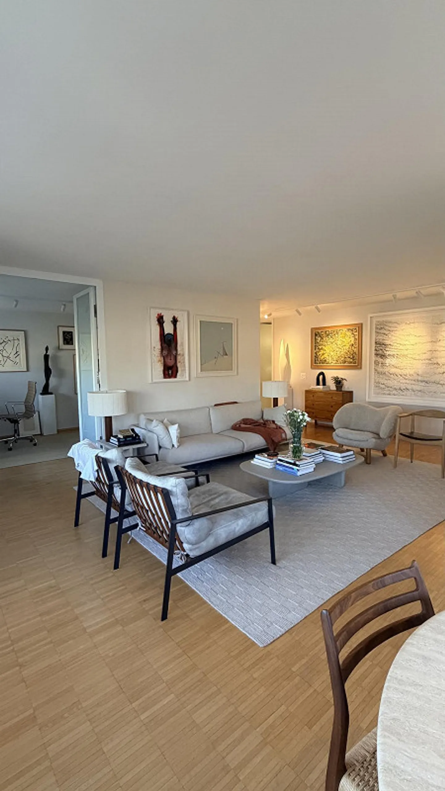 Designer Apartment with Terrace - Photo 7 of 9