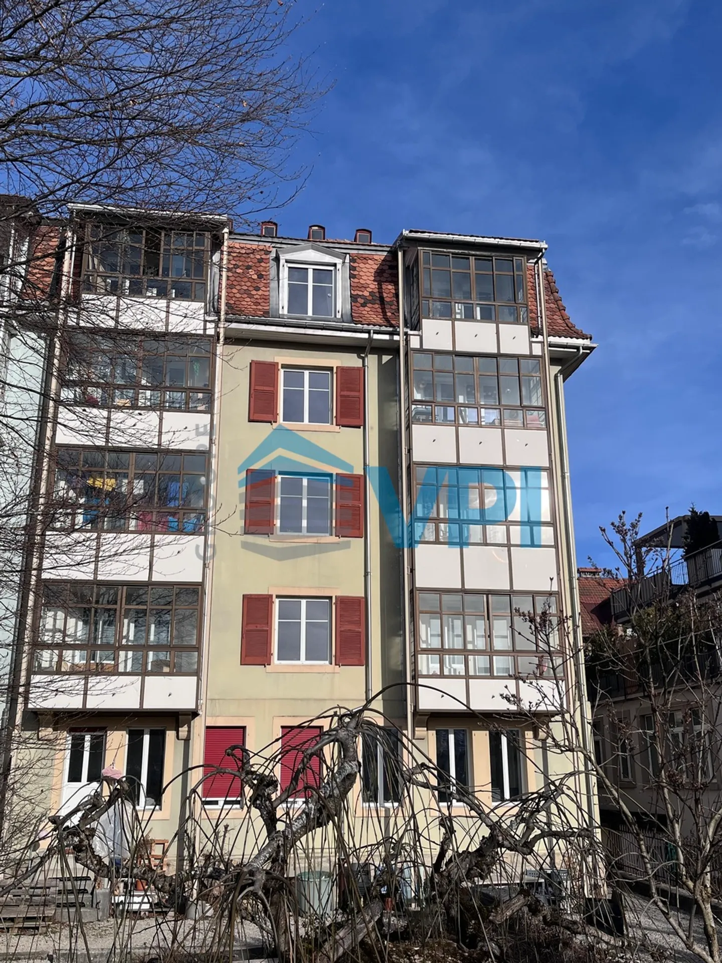 Immeuble de rendement à La Chaux-de-Fonds - Photo 2 sur 2