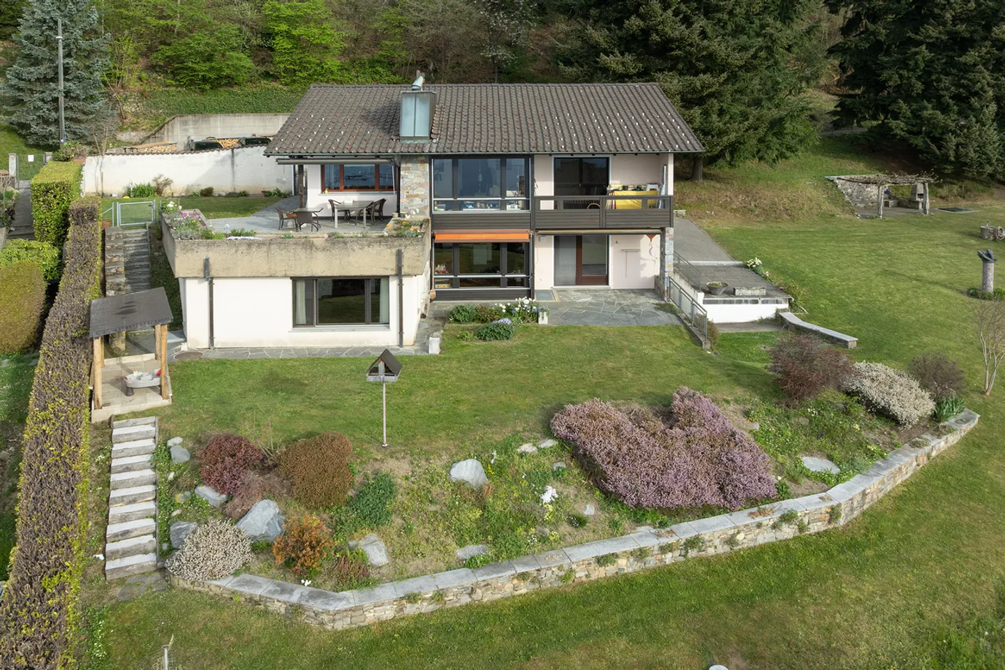 Stunning semi-detached house - Photo 1 of 13