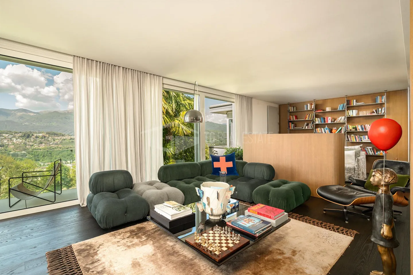 Moderne Villa mit Pool und Seeblick - Foto 12 von 13
