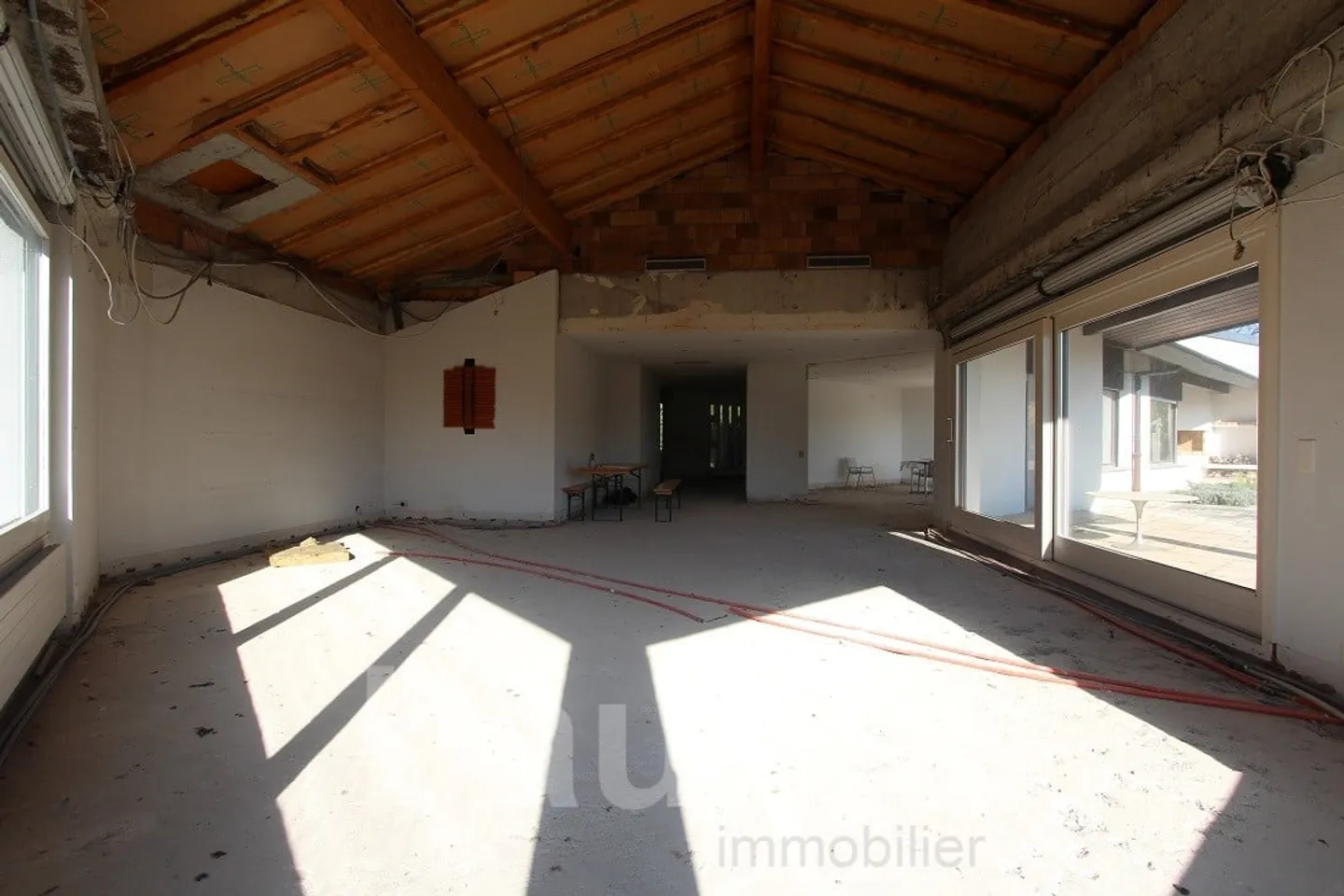 Über ein Hektar Land / ebenerdiges Haus - Foto 9 von 13