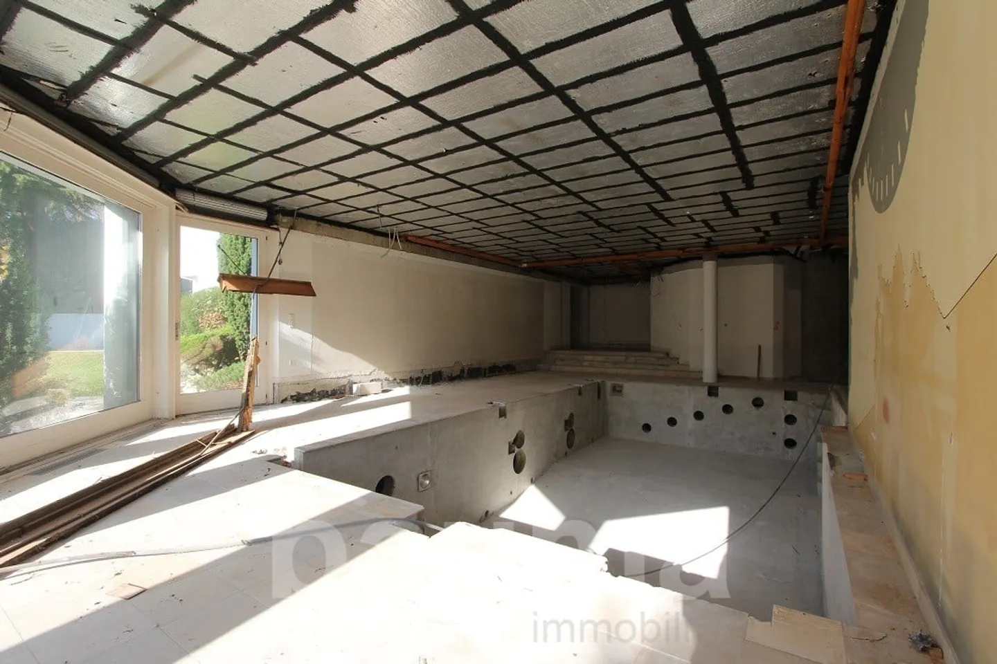 Über ein Hektar Land / ebenerdiges Haus - Foto 10 von 13