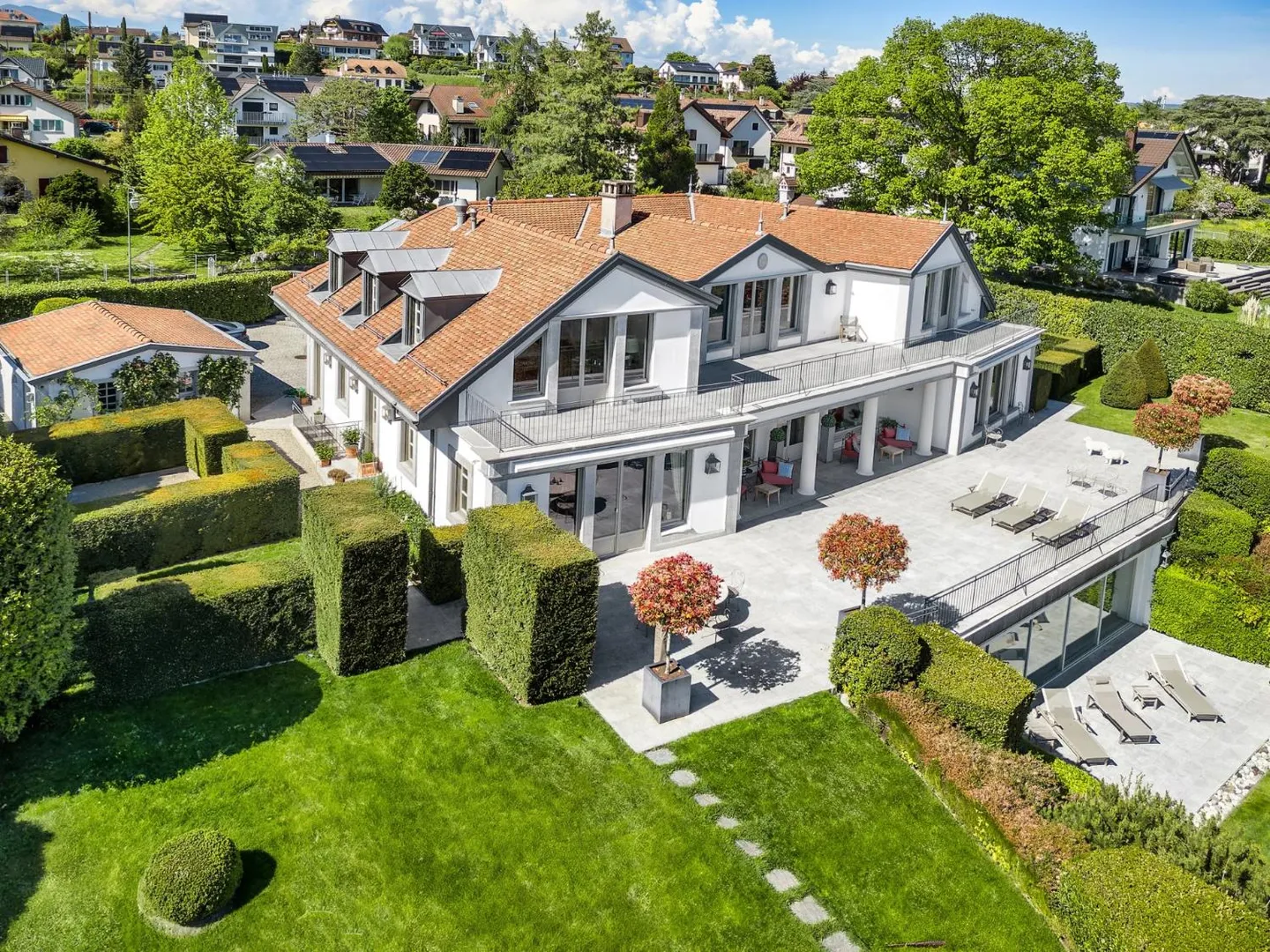 Una villa sulle rive del Lago di Ginevra? Prestigio, spazio e luce - Foto 1 di 13