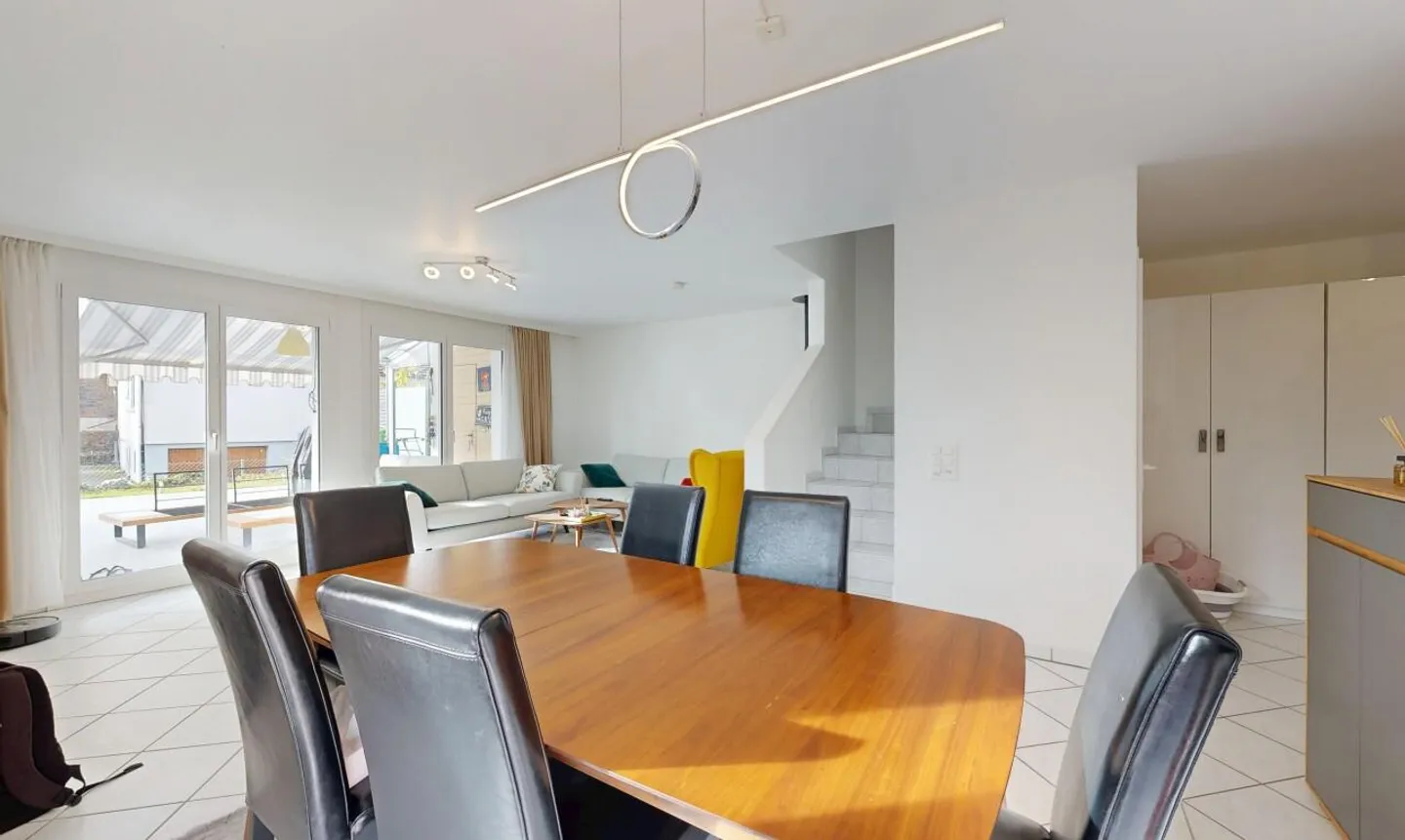 Maison de ville d'angle bien entretenue avec jardin, garage et confort moderne - Photo 9 sur 11