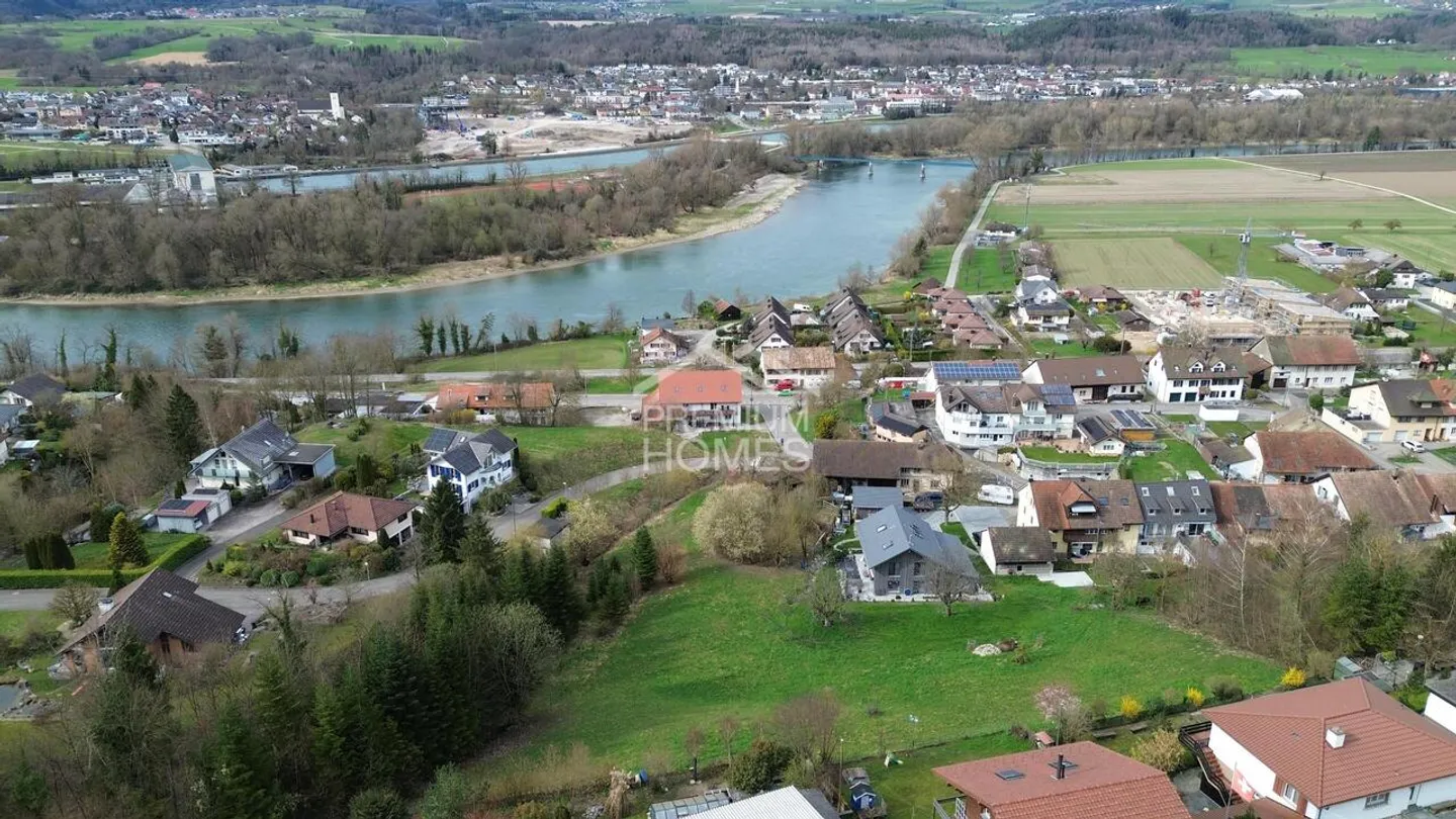 Terrain spacieux en emplacement central - Photo 1 sur 7