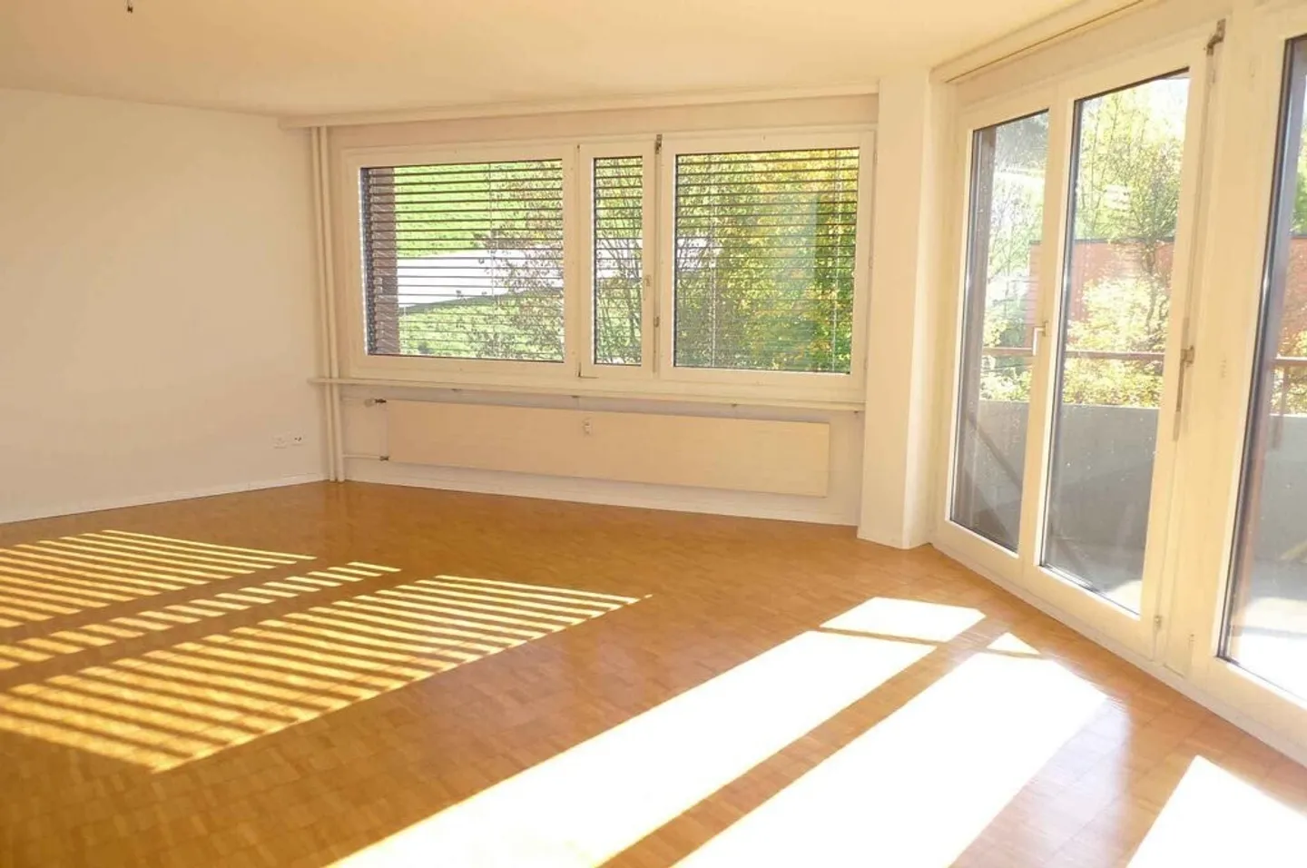 Zona residenziale attraente vicino al lago di Zugo! - Foto 2 di 5