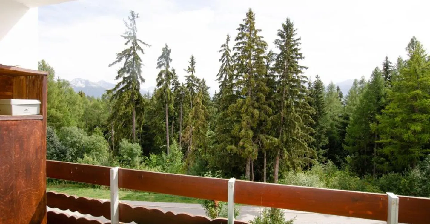 Spacious Apartment in Crans-Montana - Photo 2 of 10