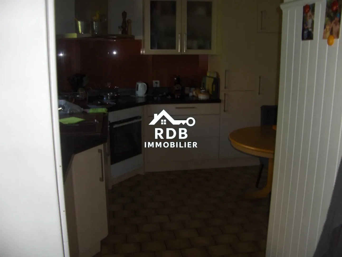 Geräumige 4,5-Zimmer-Duplexwohnung mit Garten, Terrasse und Parkplatz - Foto 5 von 6