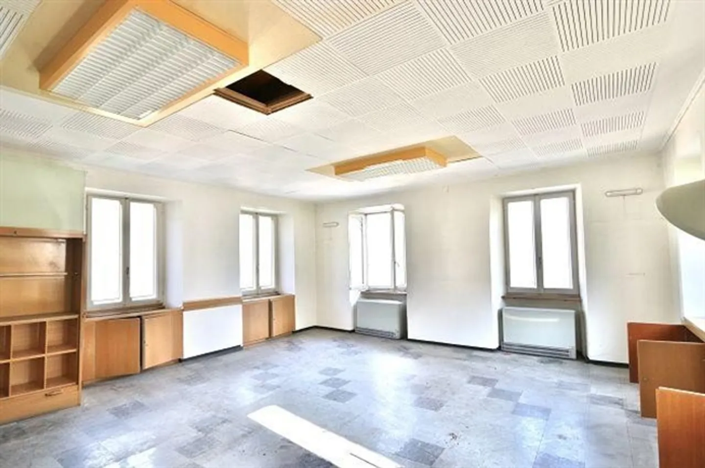 Maison de village de 10 pièces à rénover - Photo 4 sur 20