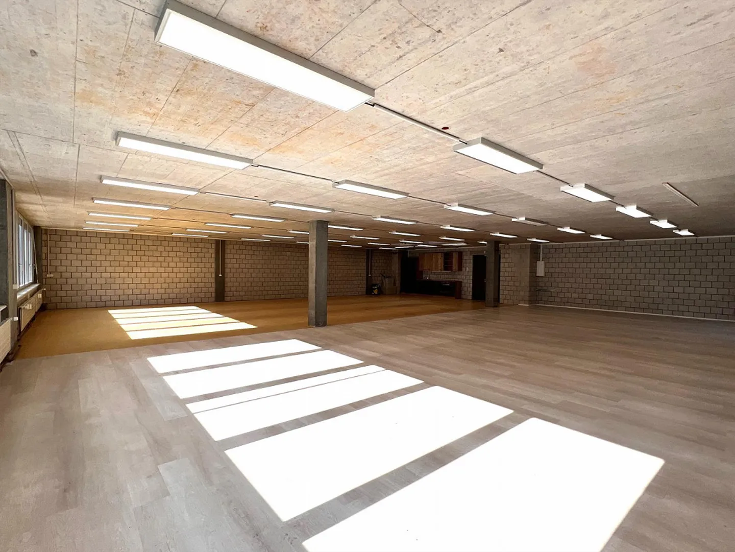 Variable commercial spaces up to 252m2 in prime location - Photo 6 of 6