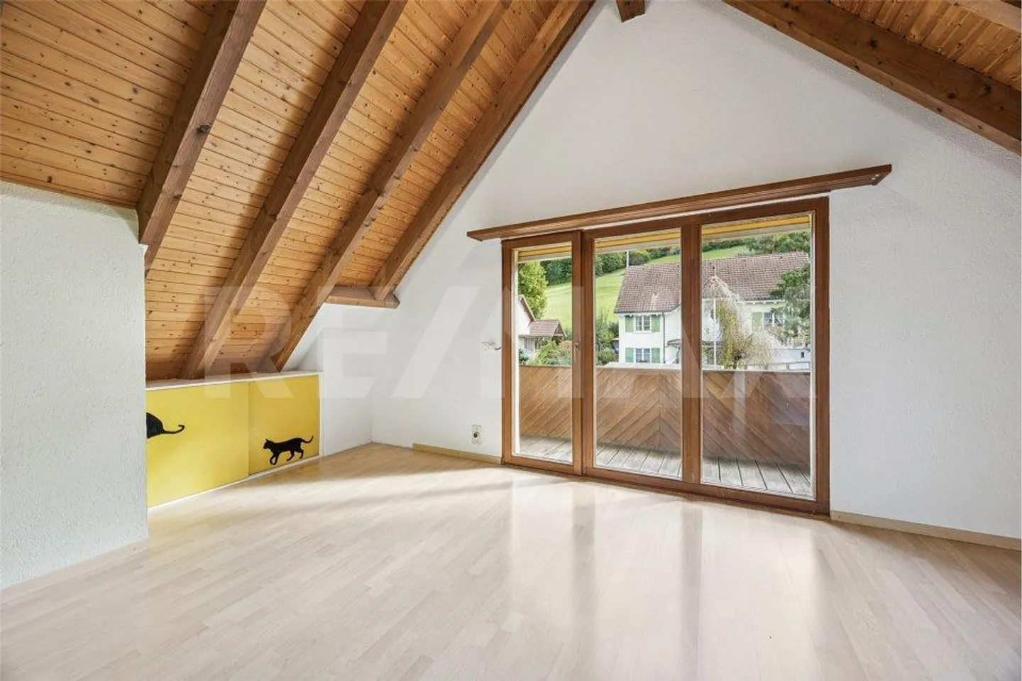 Casa unifamiliare indipendente e parzialmente ristrutturata con molto spazio esterno - Foto 8 di 13