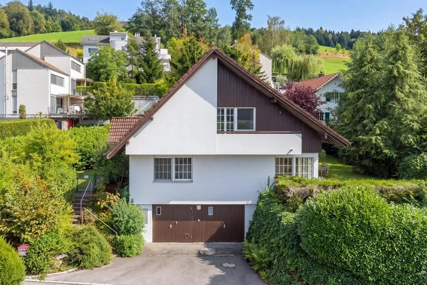 Well-maintained single-family house on 1,008 m² plot with exceptional development potential - Photo 5 of 10