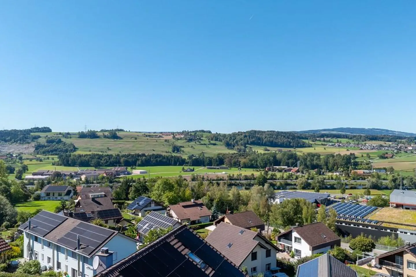 Well-maintained single-family house on 1,008 m² plot with exceptional development potential - Photo 7 of 10