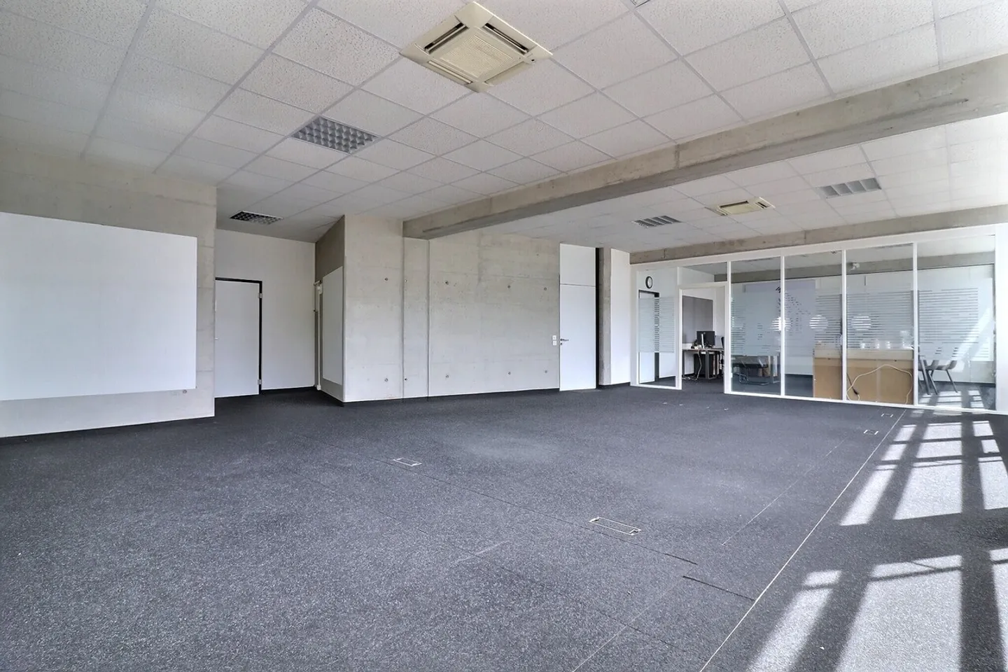 ZU VERMIETEN! Bürofläche im 1. Stock - Foto 2 von 10