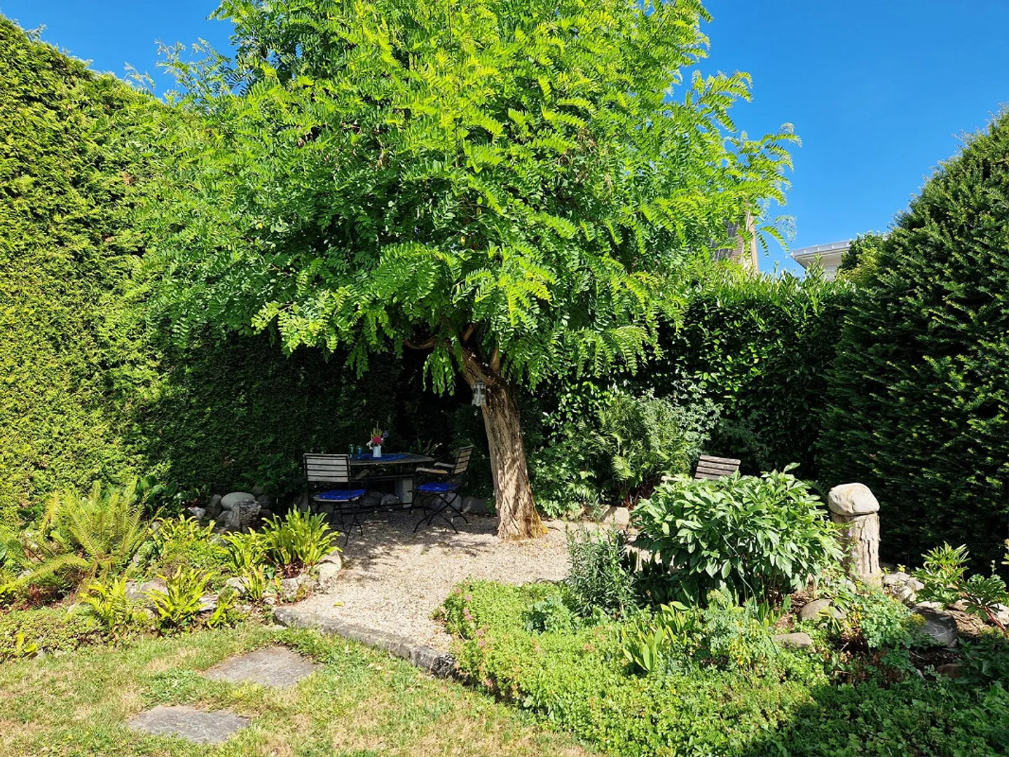 Charmantes Einfamilienhaus mit Garten - Foto 2 von 30