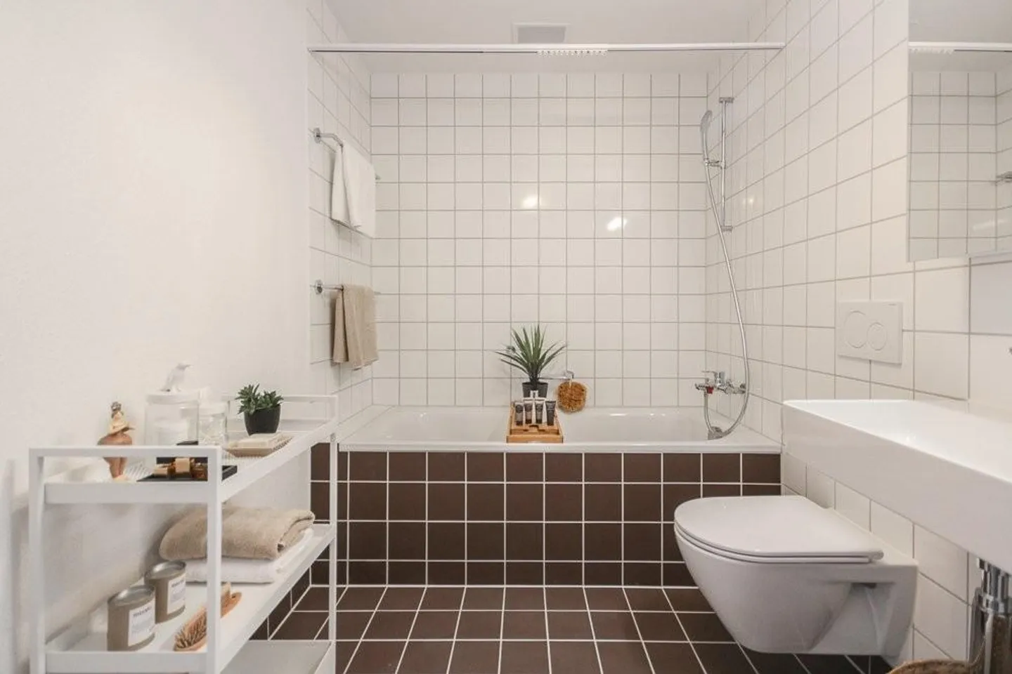 Première occupation : Appartement moderne de 2,5 pièces avec balcon - Photo 3 sur 4