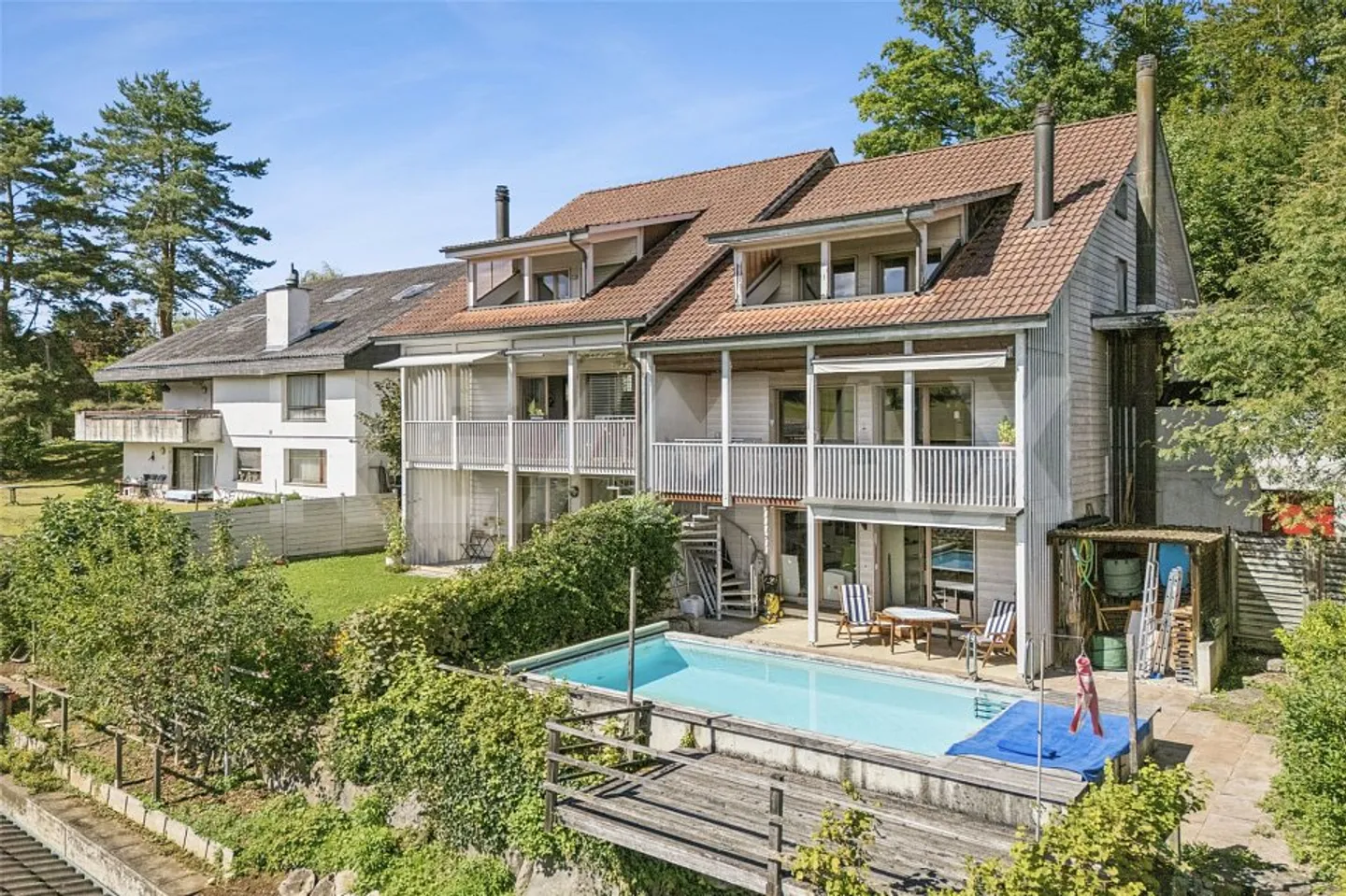 Maison individuelle de 6½ pièces dans un emplacement ensoleillé avec vue - Photo 1 sur 1