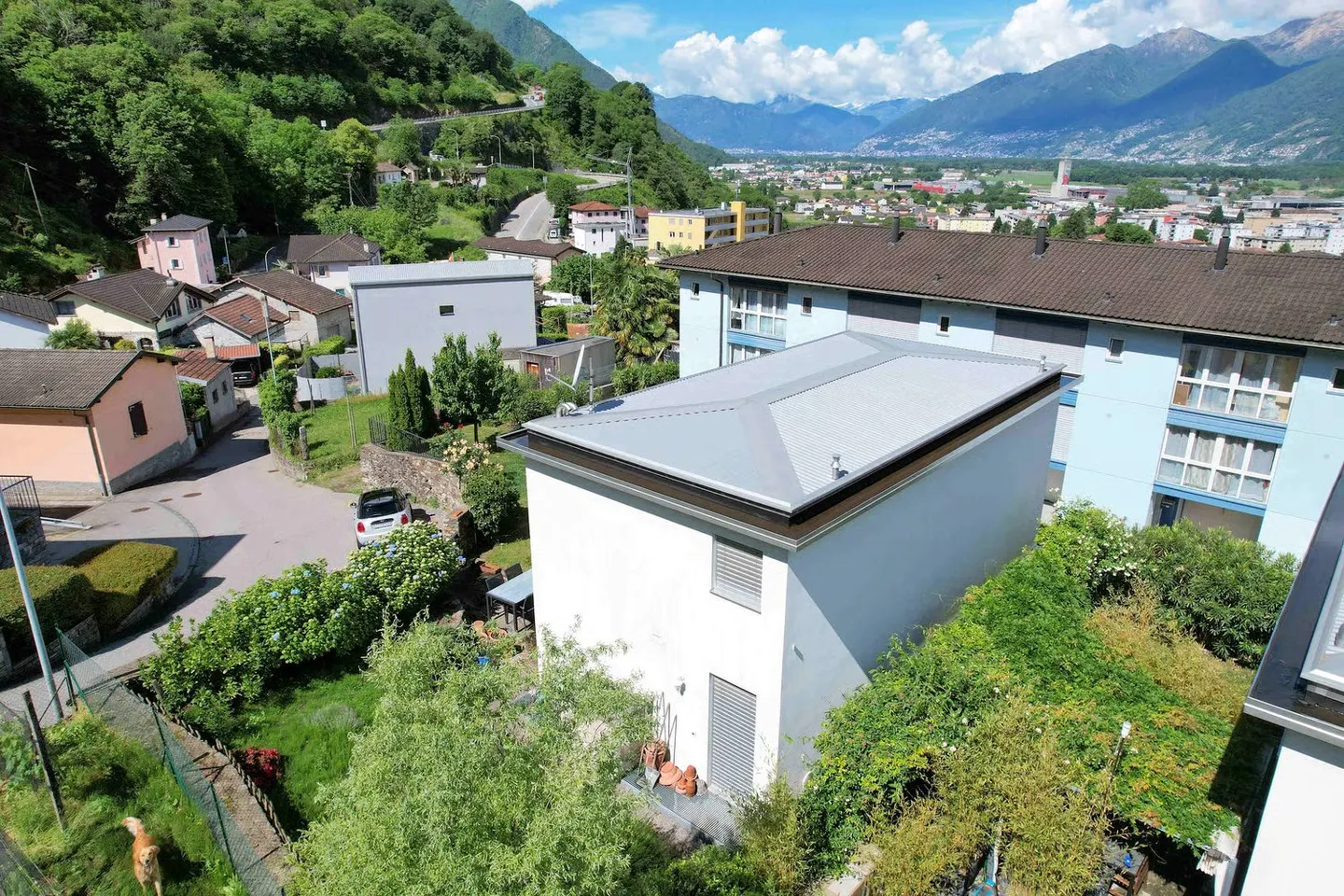 Moderne Villa zwischen Weinbergen und Bergen - Foto 3 von 22