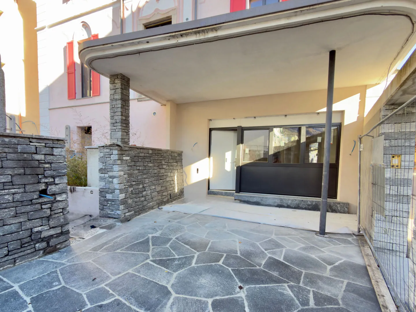 Res. Camelia: appartamento in ristrutturazione di 2½ locali al pianterreno | 2½- Zimmer-Wohnung in Renovierung am 1. Stock - Foto 6 von 8