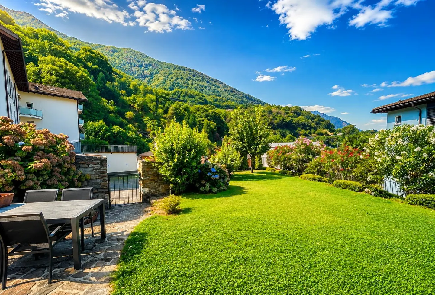 Moderne Villa zwischen Weinbergen und Bergen - Foto 5 von 22