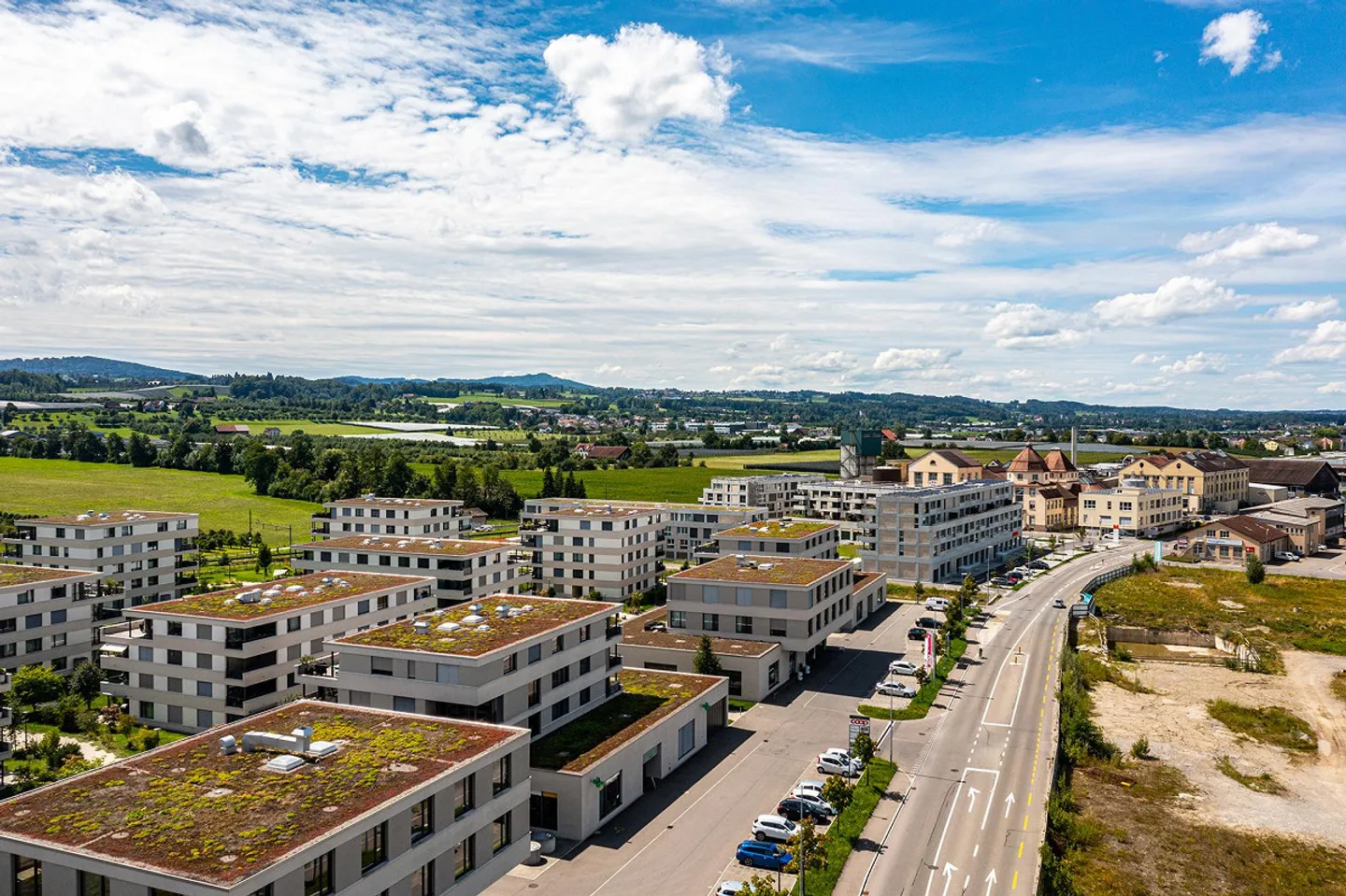 Spazio commerciale esclusivo con forte presenza - Foto 2 di 10