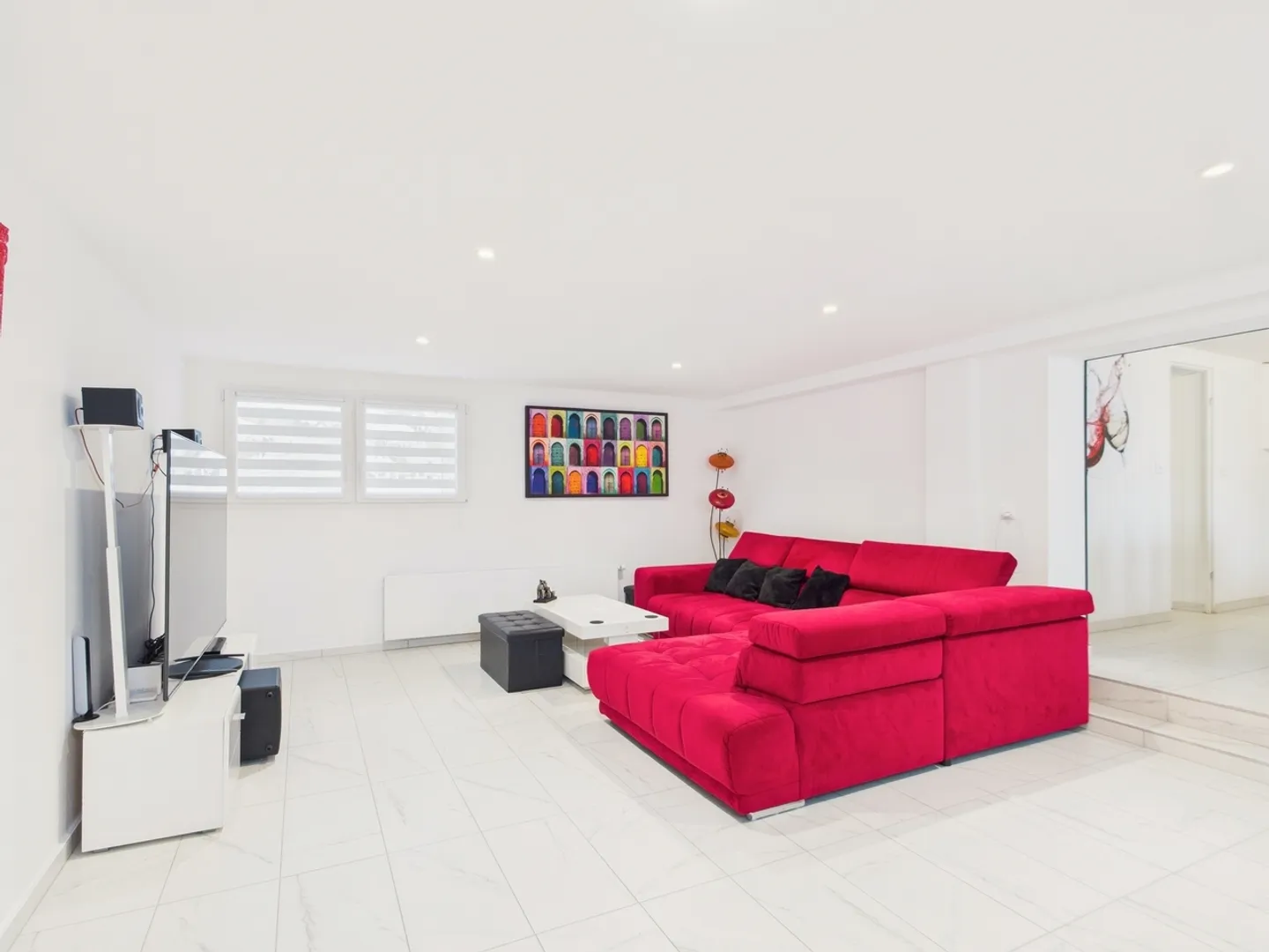 Renoviertes Familienhaus mit freiem Blick - Foto 4 von 13