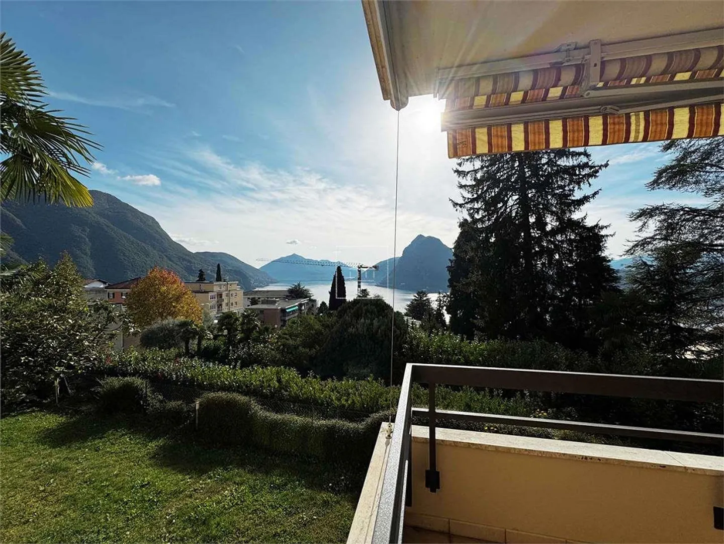 Splendido Duplex di 4.5 Locali con Vista Lago - Foto 3 di 13