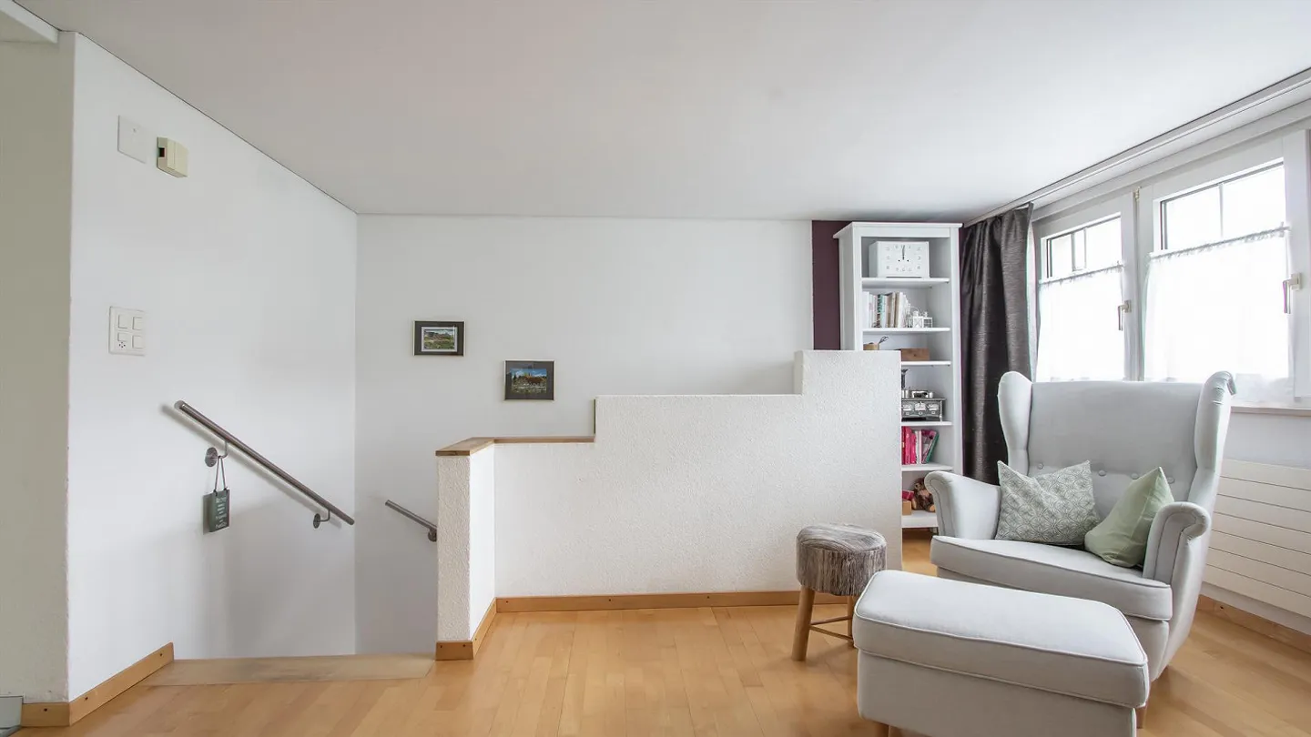 Charmantes Einfamilienhaus mit 6.5 Zimmer - Foto 5 von 13