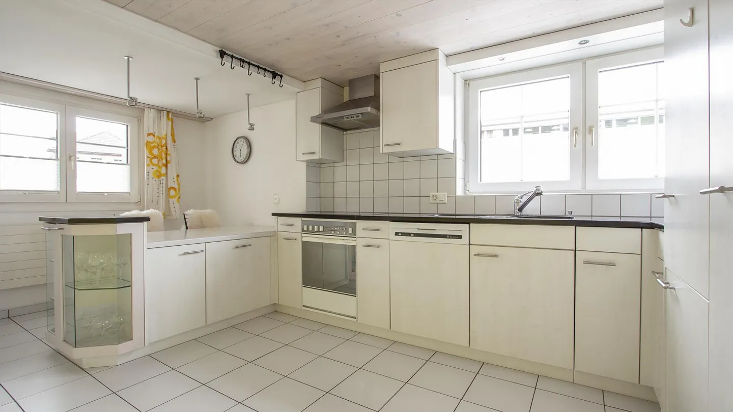 Charmantes Einfamilienhaus mit 6.5 Zimmer - Foto 6 von 13
