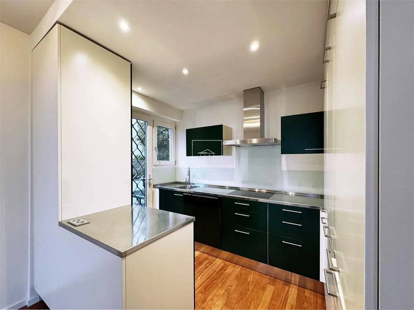 Splendido Duplex di 4.5 Locali con Vista Lago - Foto 5 di 13