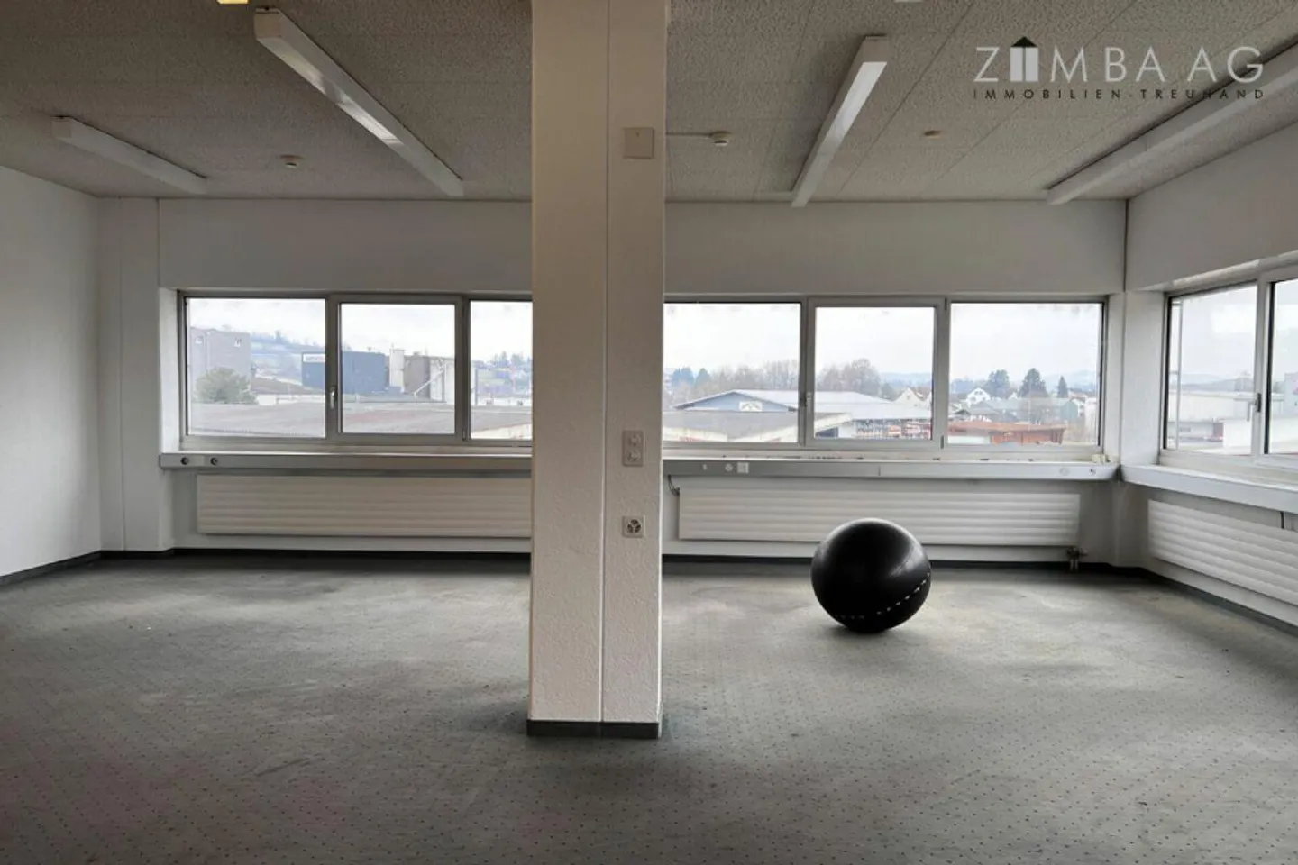 Hall de production/entrepôt avec bureau supplémentaire - Photo 3 sur 8