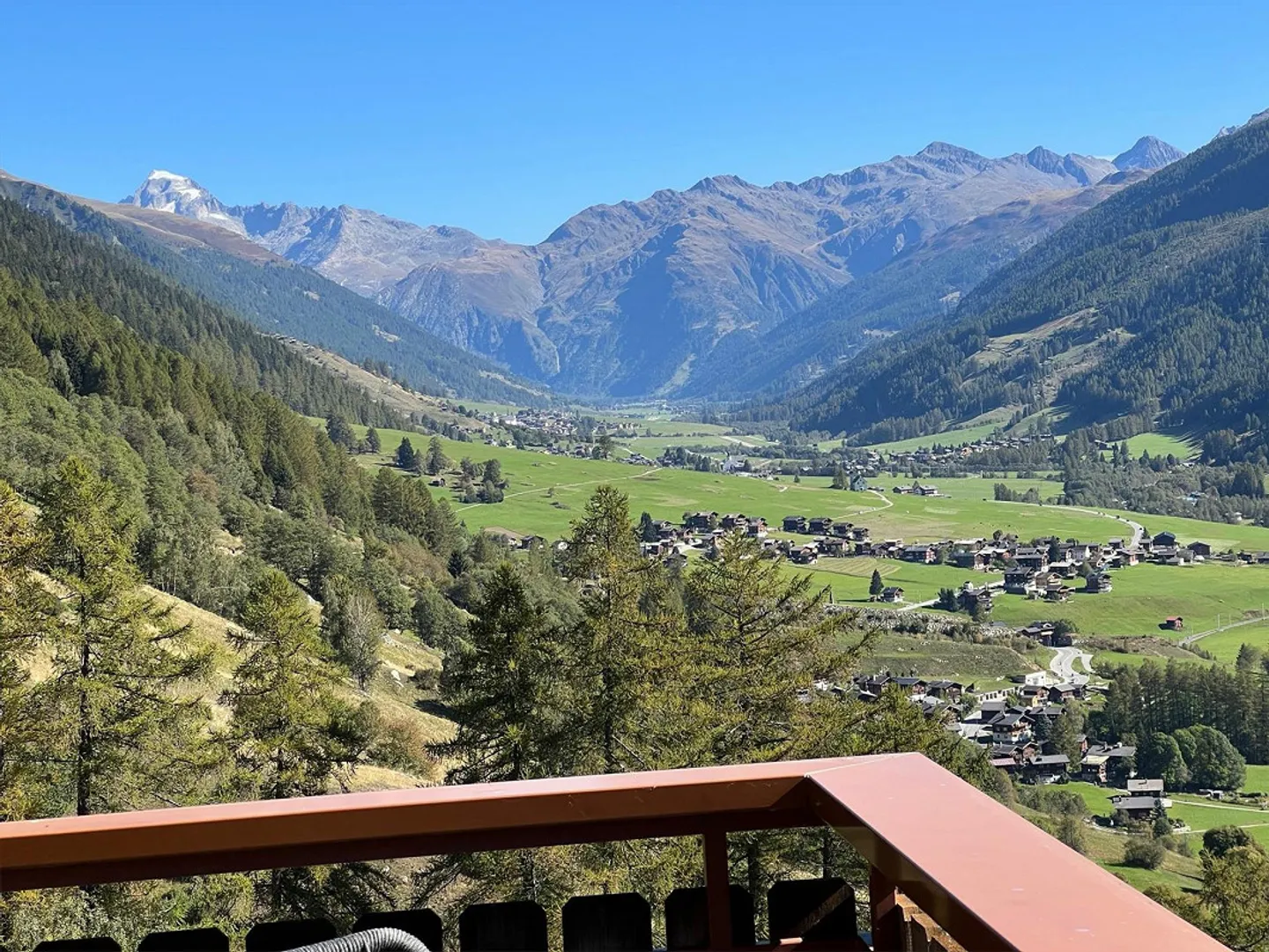 Bellissimo appartamento ristrutturato di 3,5 locali nel cuore del Goms - Foto 8 di 10