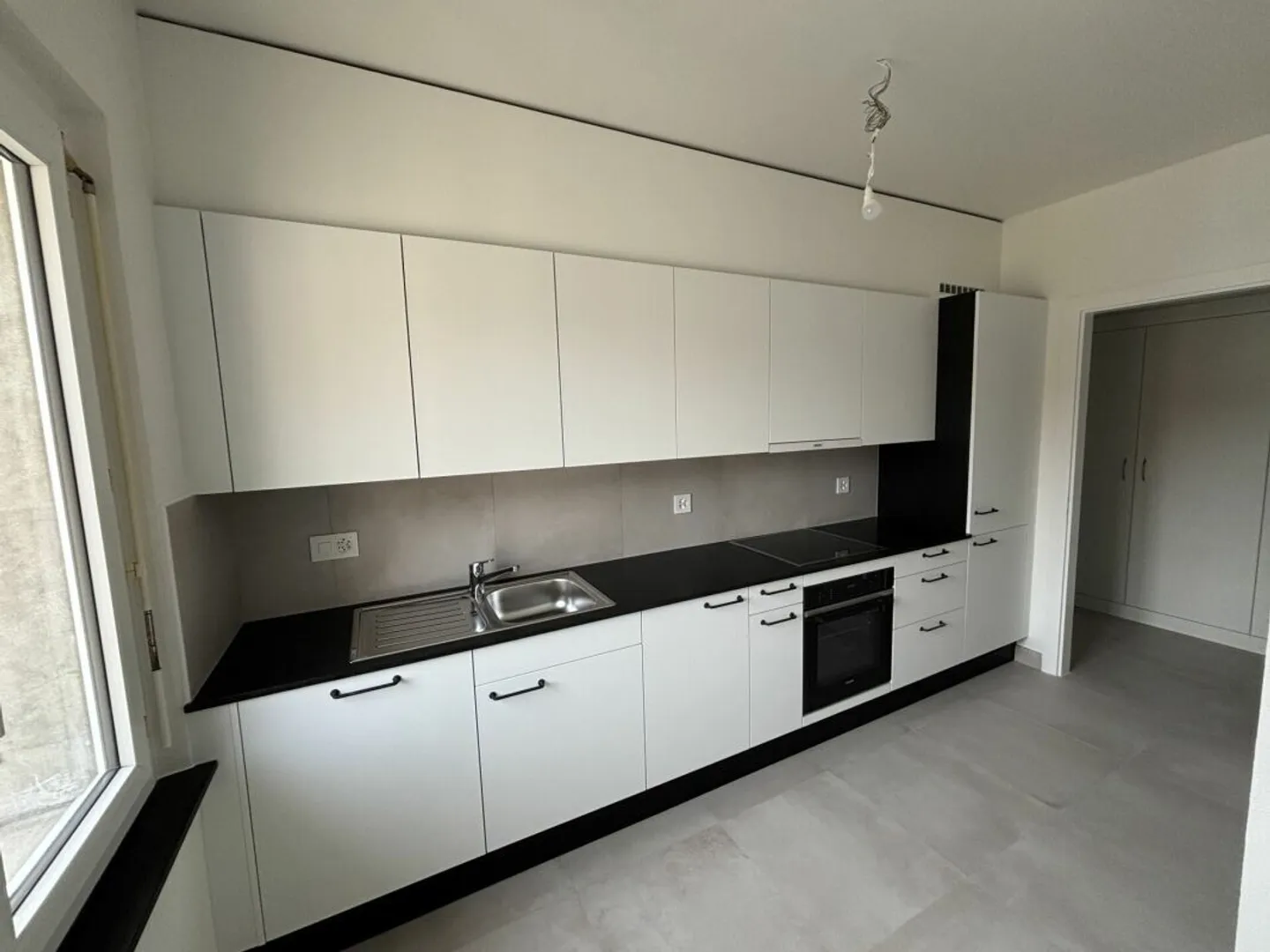 Appartamento di 3 stanze completamente ristrutturato con balcone - Foto 1 di 9