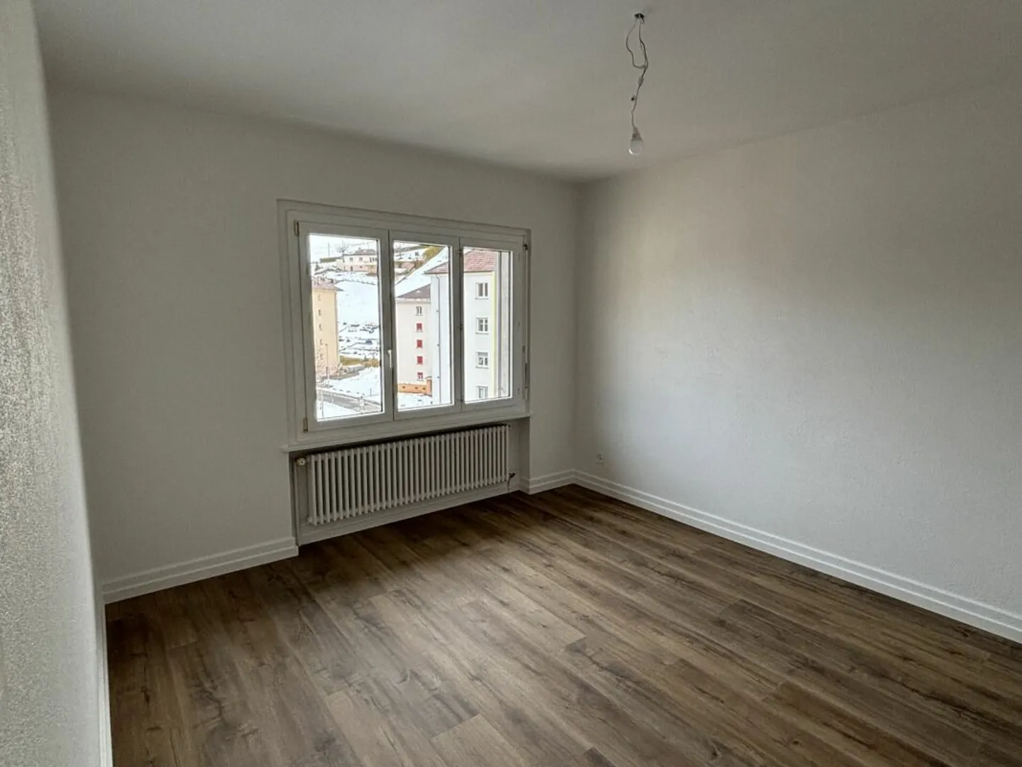 Appartamento di 3 stanze completamente ristrutturato con balcone - Foto 3 di 9