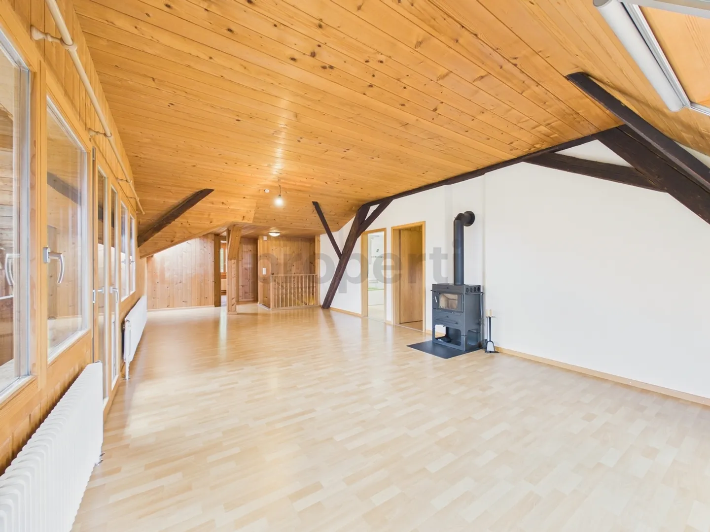 4.5-Room Penthouse in a Quiet, Sunny Location - Photo 6 of 13