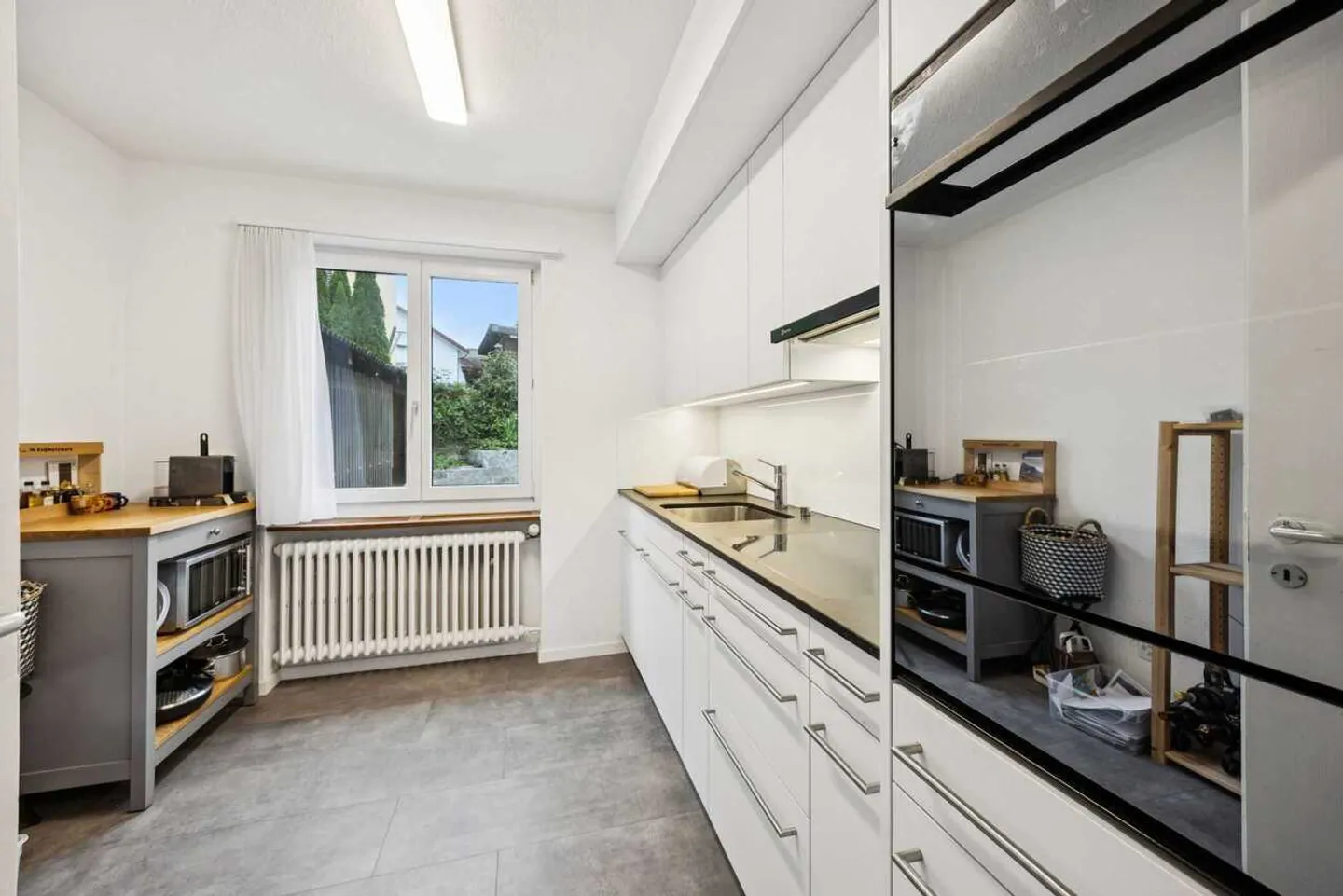 Affascinante casa bifamiliare con molte opzioni! - Foto 11 di 13