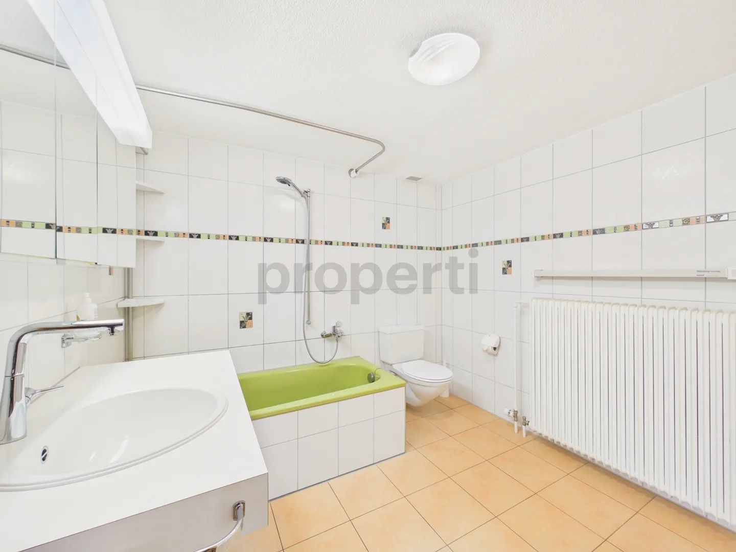 4.5-Room Penthouse in a Quiet, Sunny Location - Photo 12 of 13