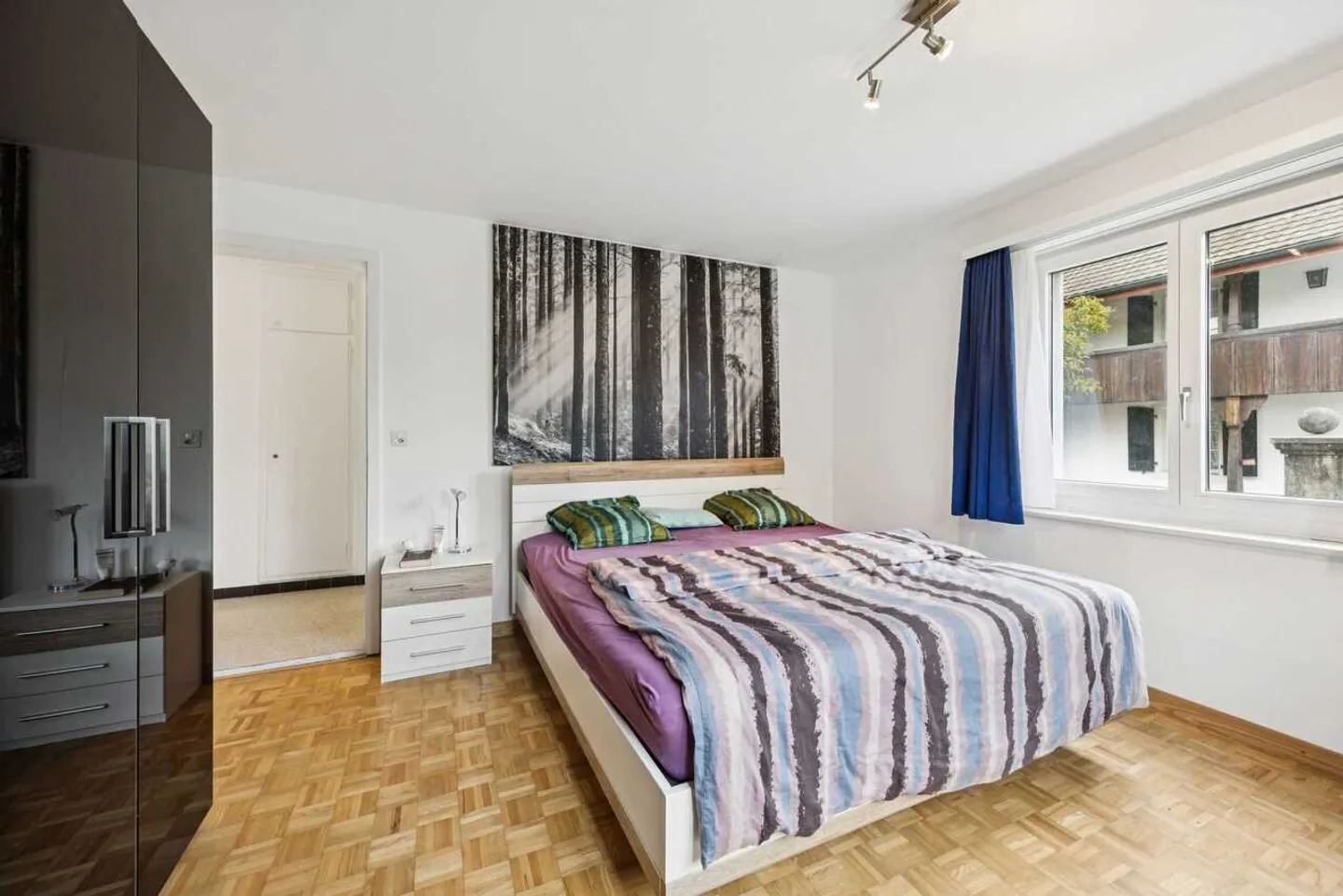 Affascinante casa bifamiliare con molte opzioni! - Foto 10 di 13