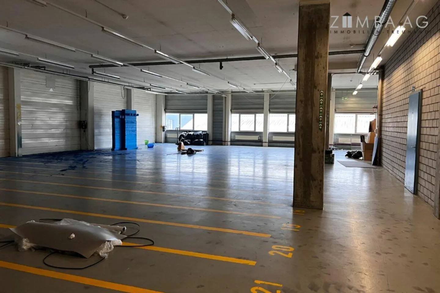 Hall de production/entrepôt avec bureau supplémentaire - Photo 8 sur 8